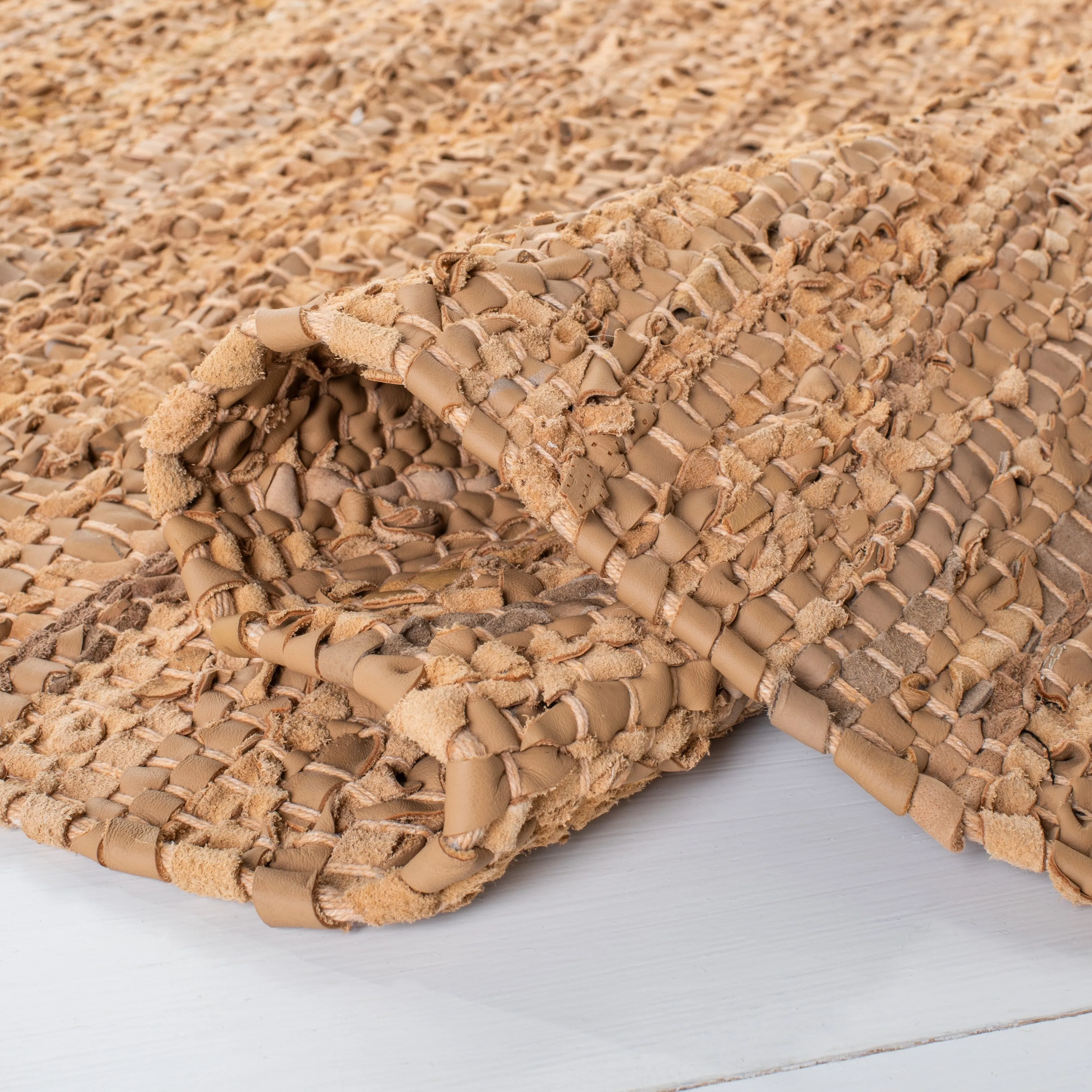 SAFAVIEH Vintage Leather Cindie Flatweave Rug with Fringe