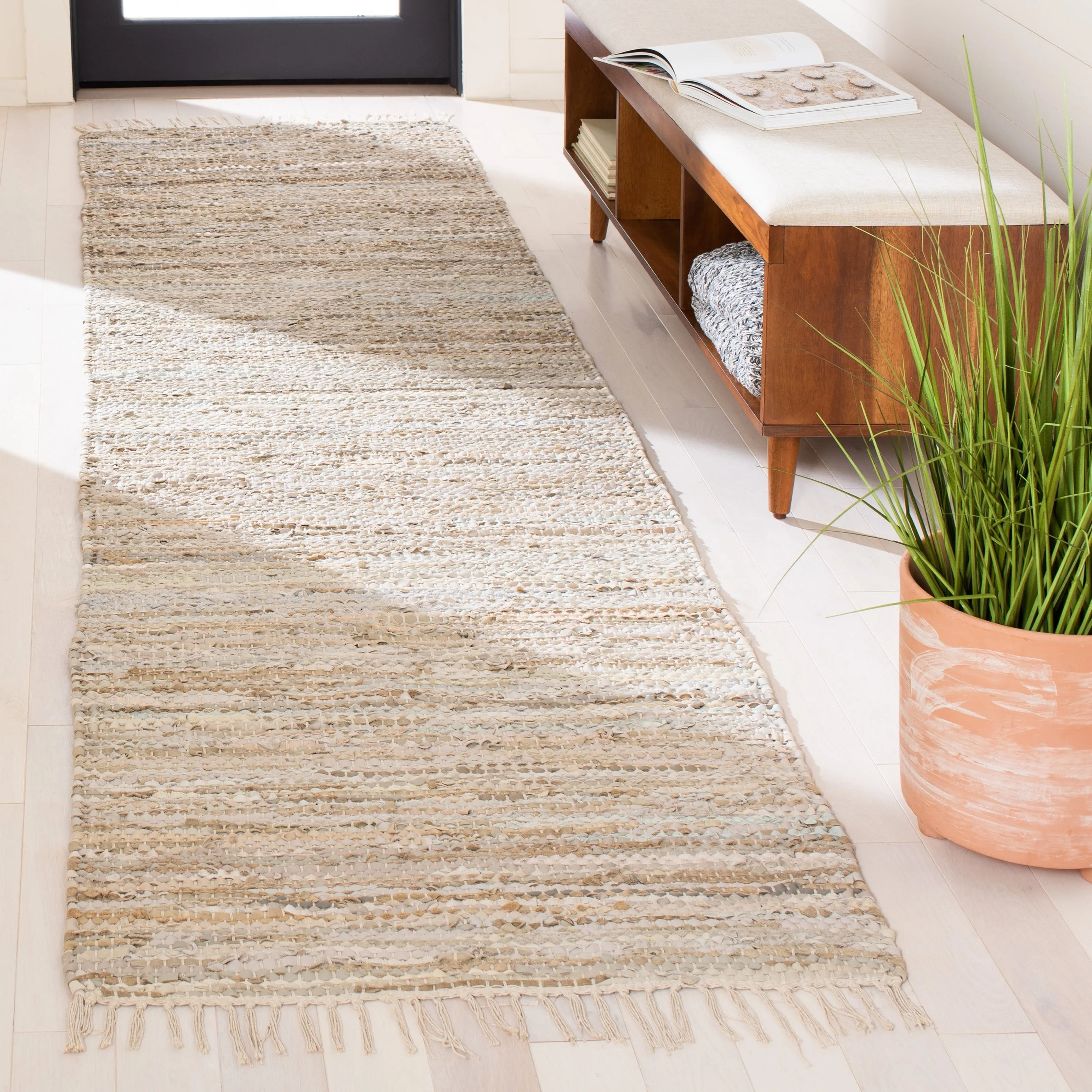 SAFAVIEH Vintage Leather Cindie Flatweave Rug with Fringe
