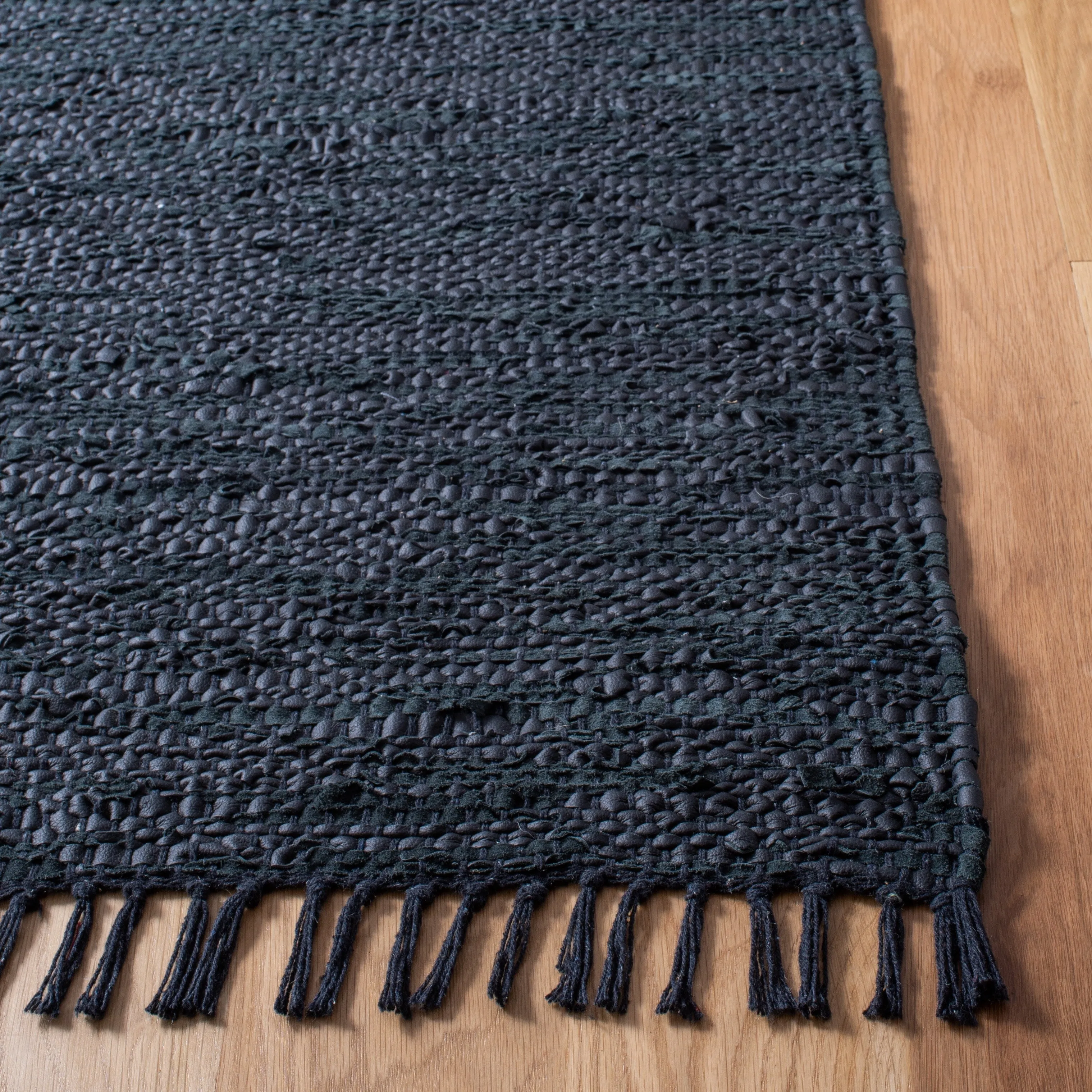 SAFAVIEH Vintage Leather Cindie Flatweave Rug with Fringe