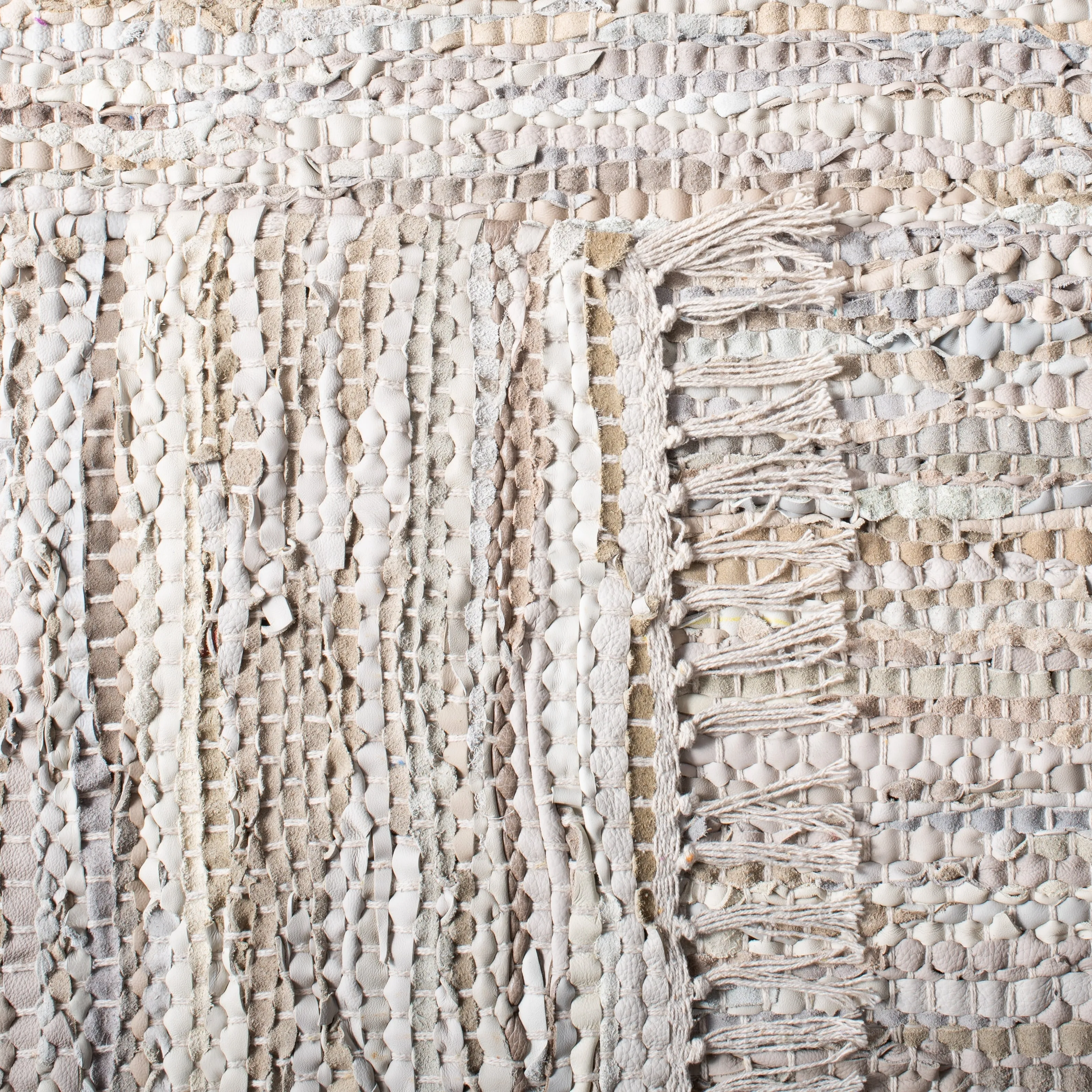 SAFAVIEH Vintage Leather Cindie Flatweave Rug with Fringe