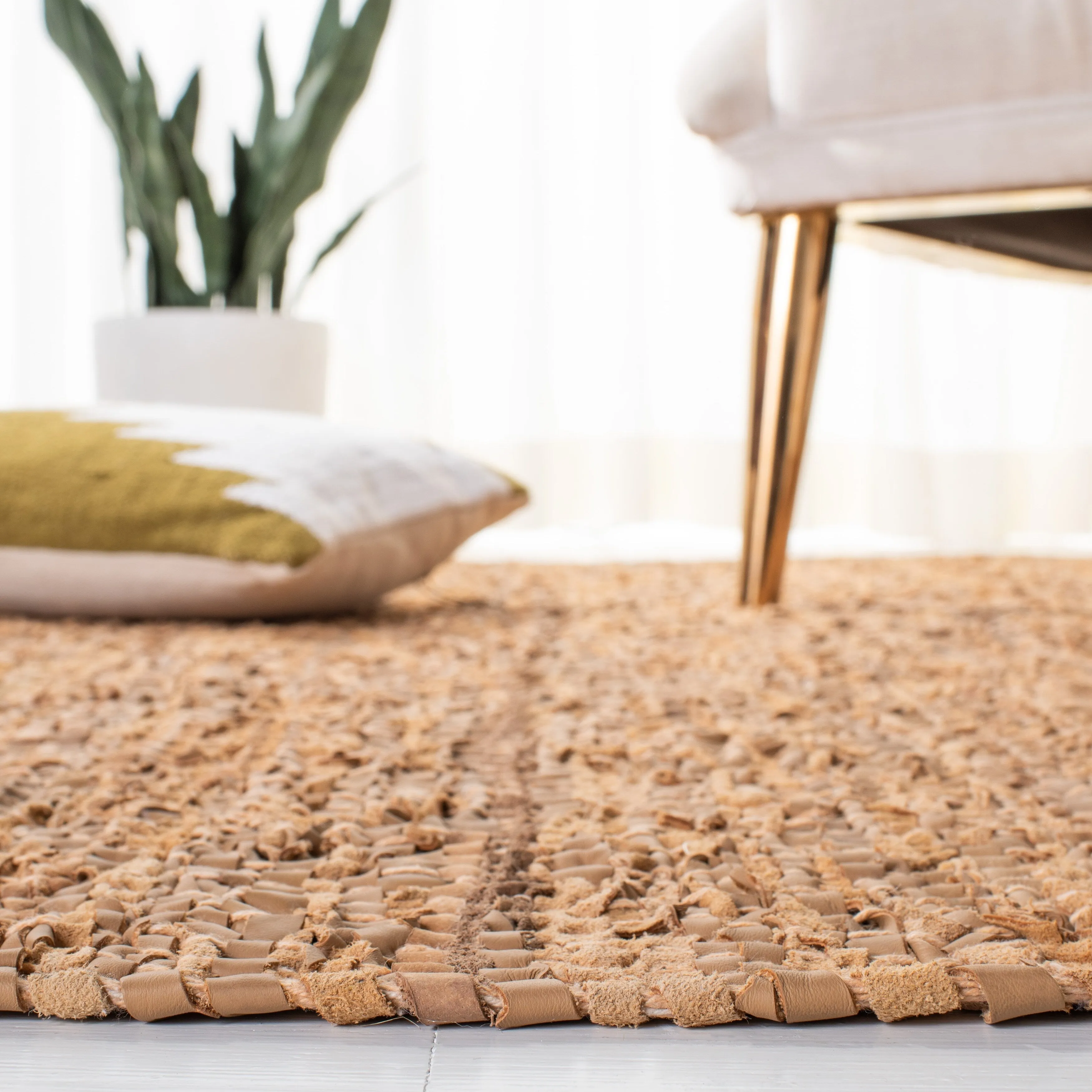 SAFAVIEH Vintage Leather Cindie Flatweave Rug with Fringe