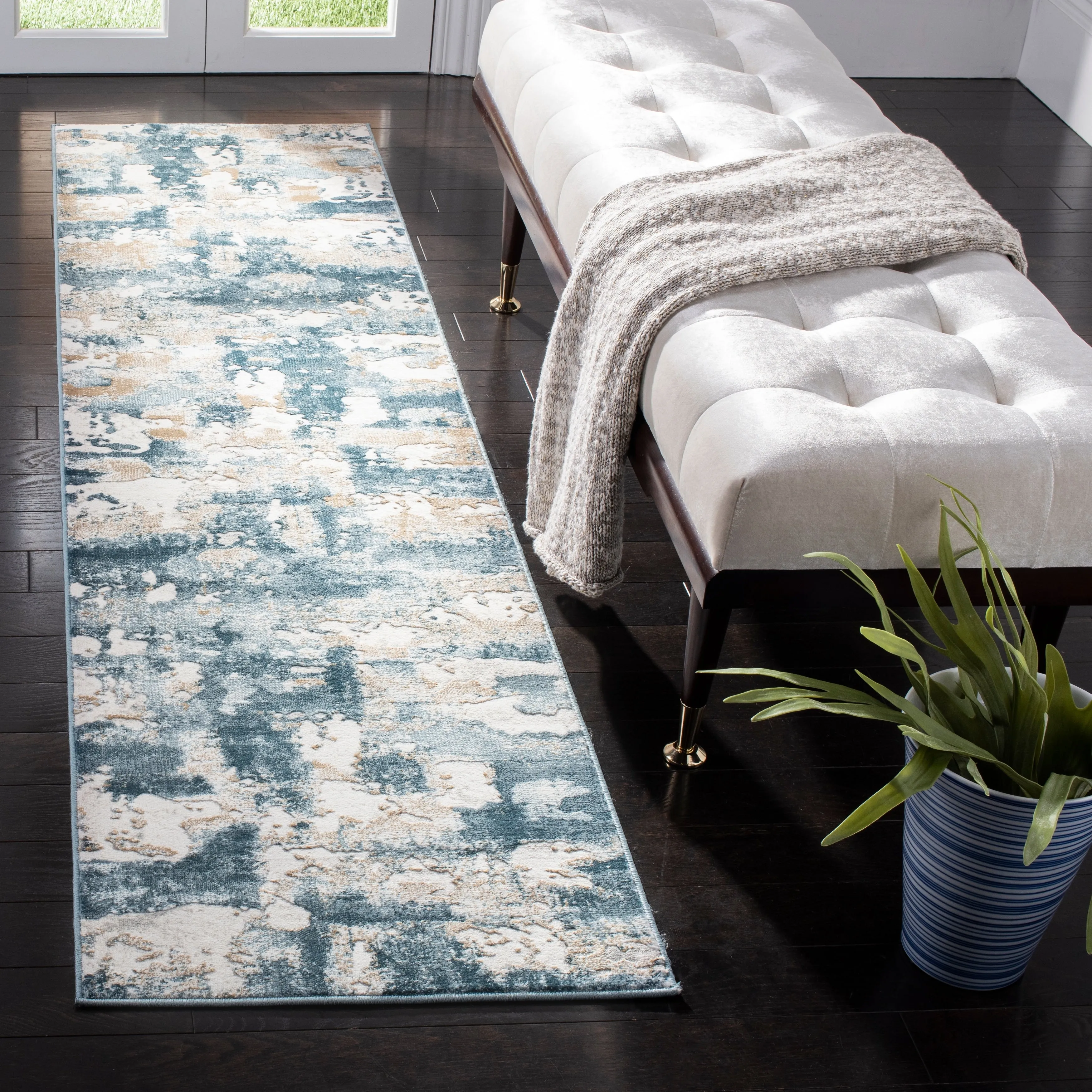 SAFAVIEH Vogue Lina Modern & Contemporary Abstract Beige/Charcoal Rug