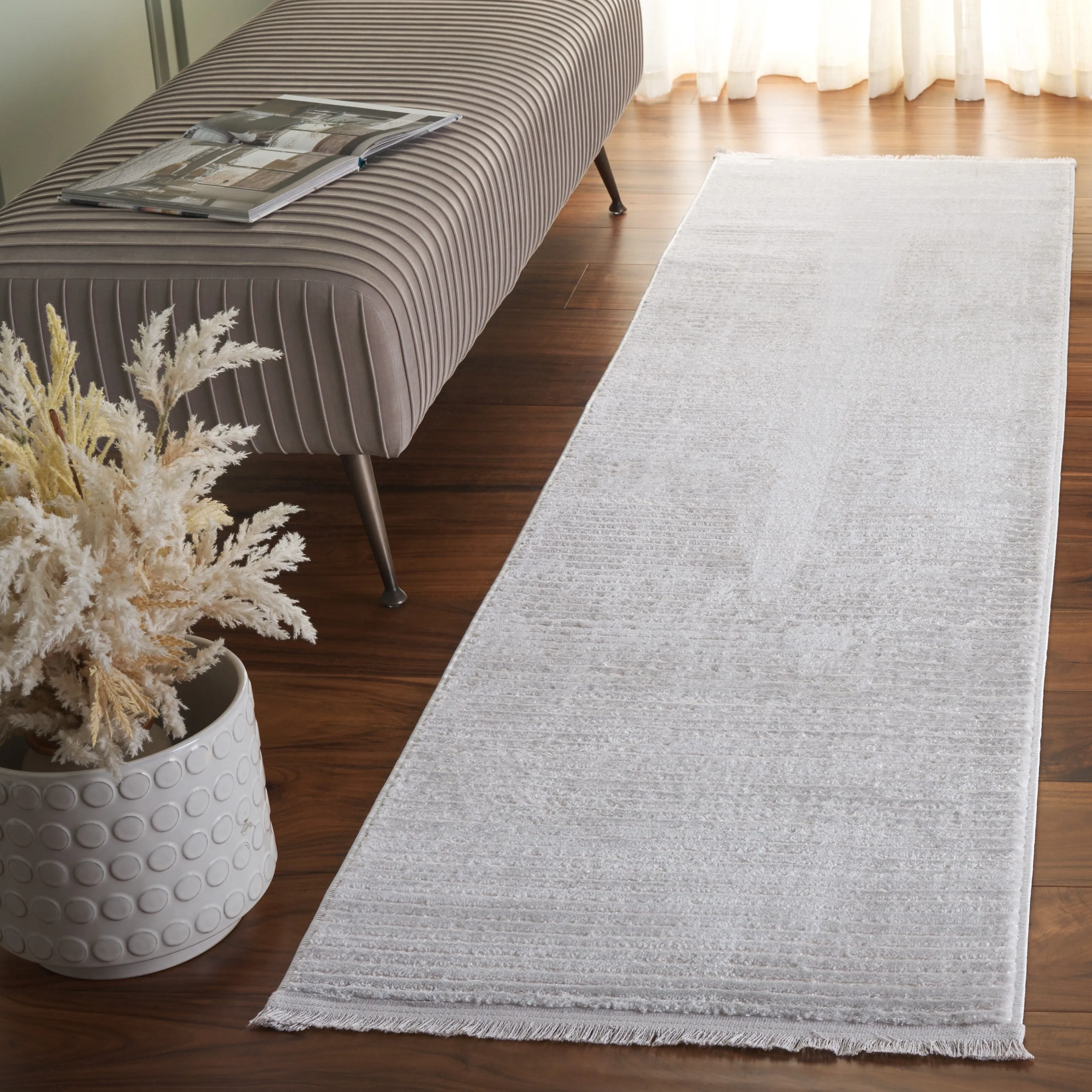 SAFAVIEH Whisper Cathalijne Contemporary Stripe Fringe Rug