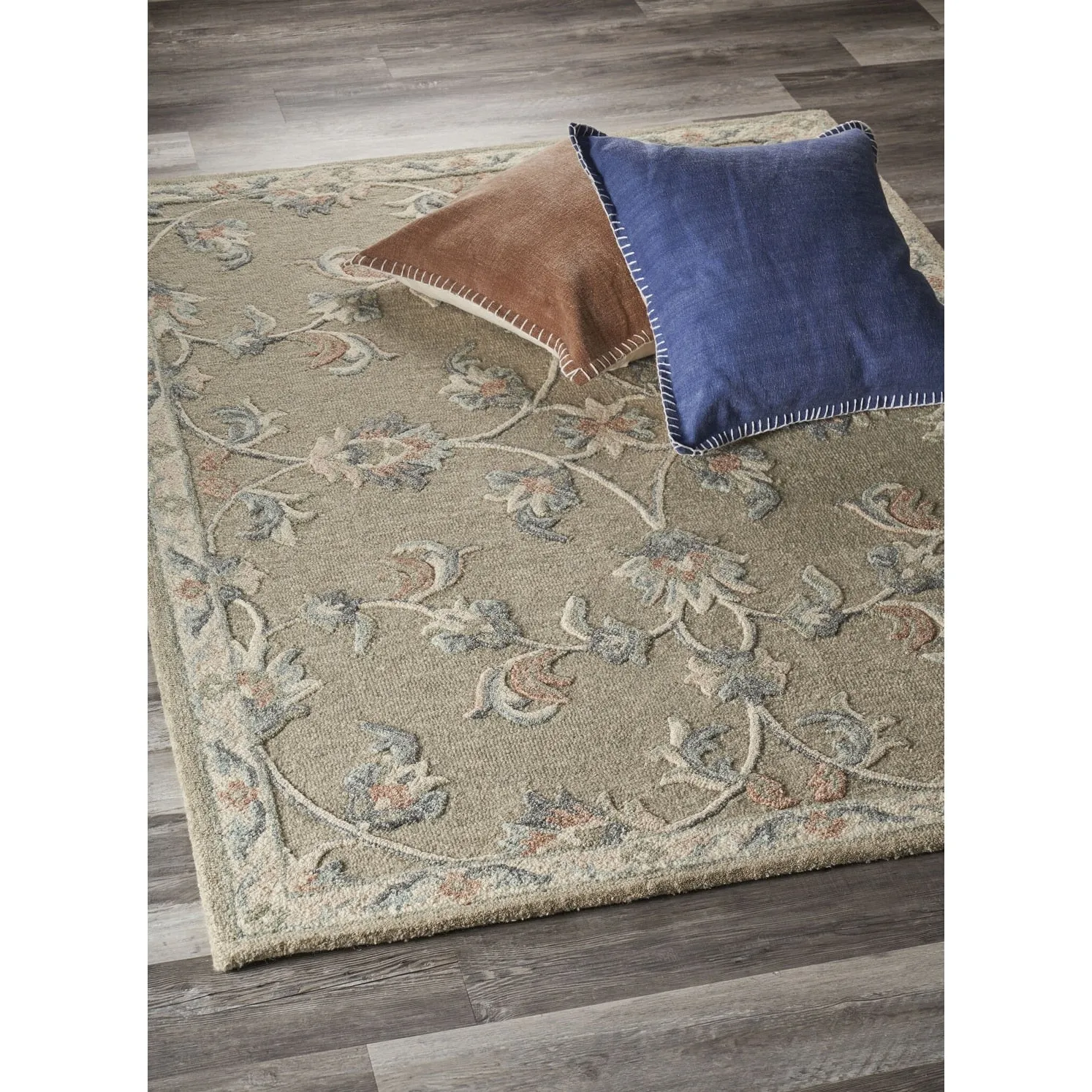 Sevita Mirroring Floral Bloom Area Rug