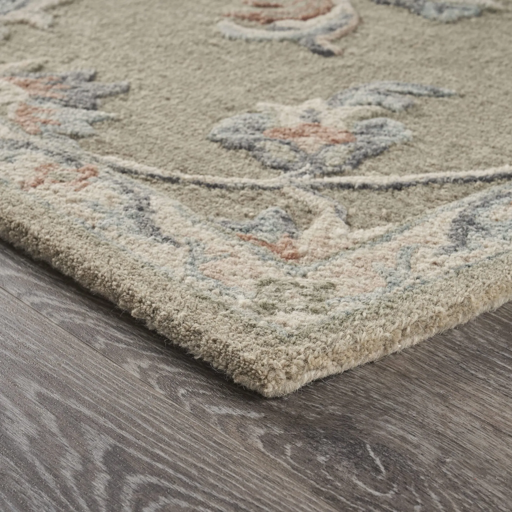 Sevita Mirroring Floral Bloom Area Rug