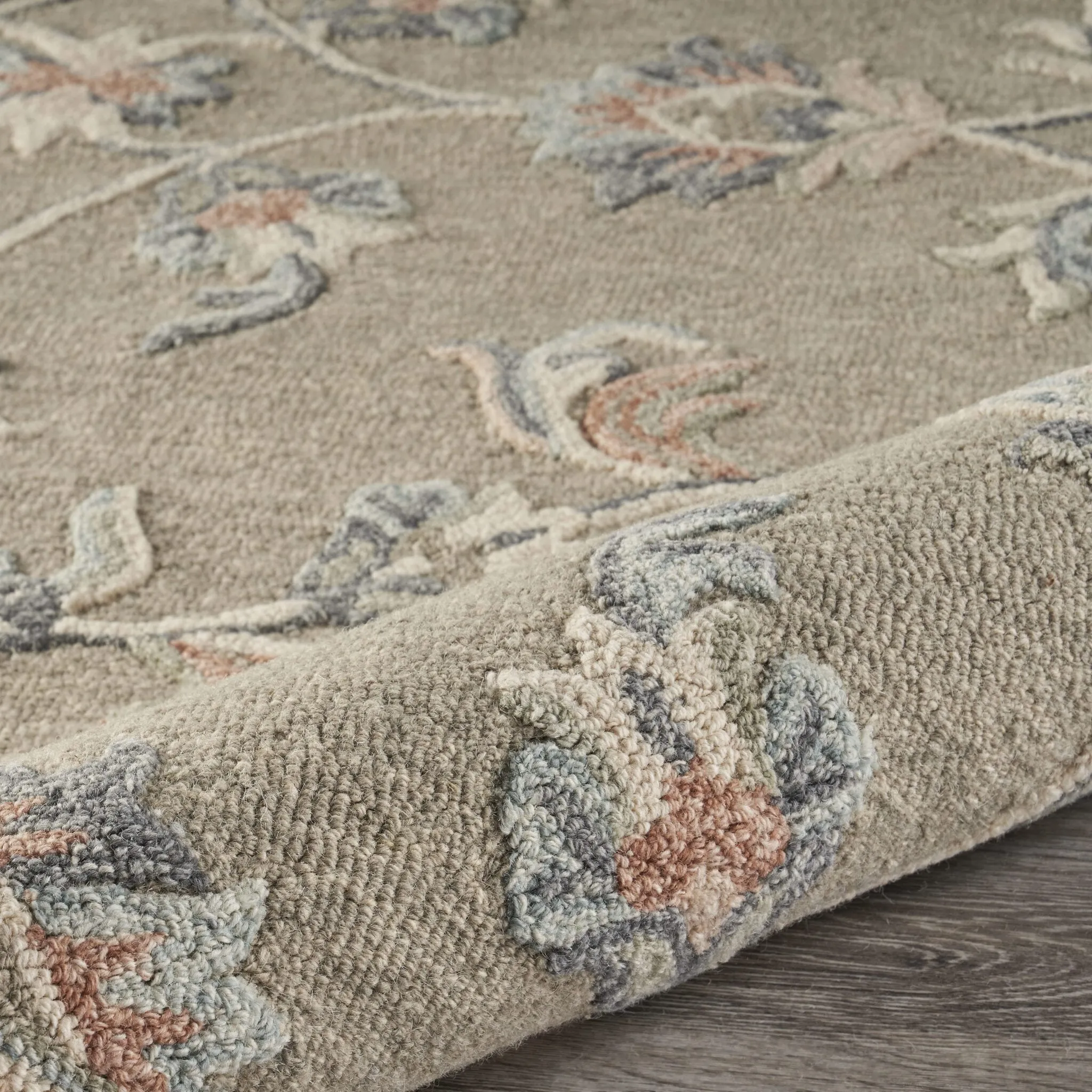 Sevita Mirroring Floral Bloom Area Rug