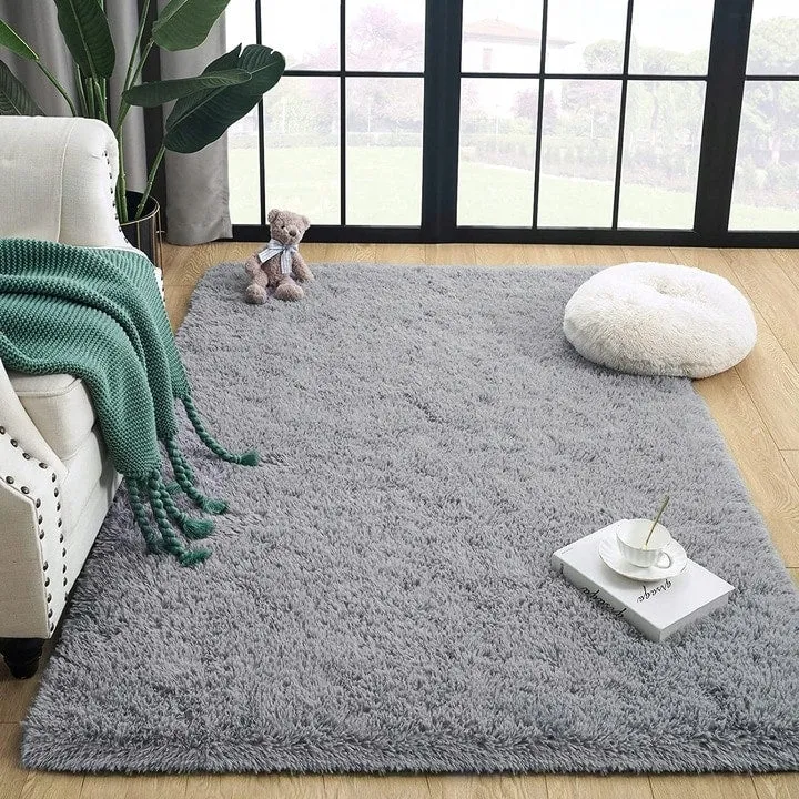 Soft Indoor Area Rug Modern Fluffy Home Carpet - 4' x 5.3'