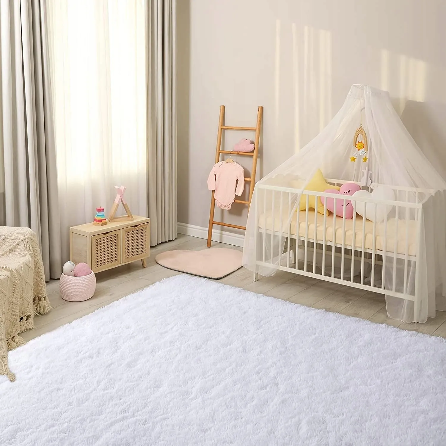 Soft Indoor Area Rug Modern Fluffy Home Carpet - 4' x 5.3'