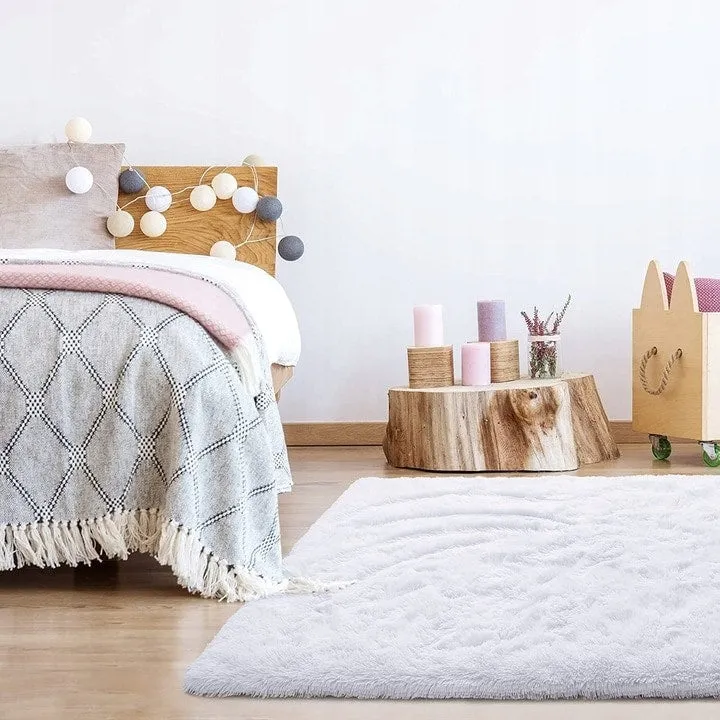 Soft Indoor Area Rug Modern Fluffy Home Carpet - 4' x 5.3'