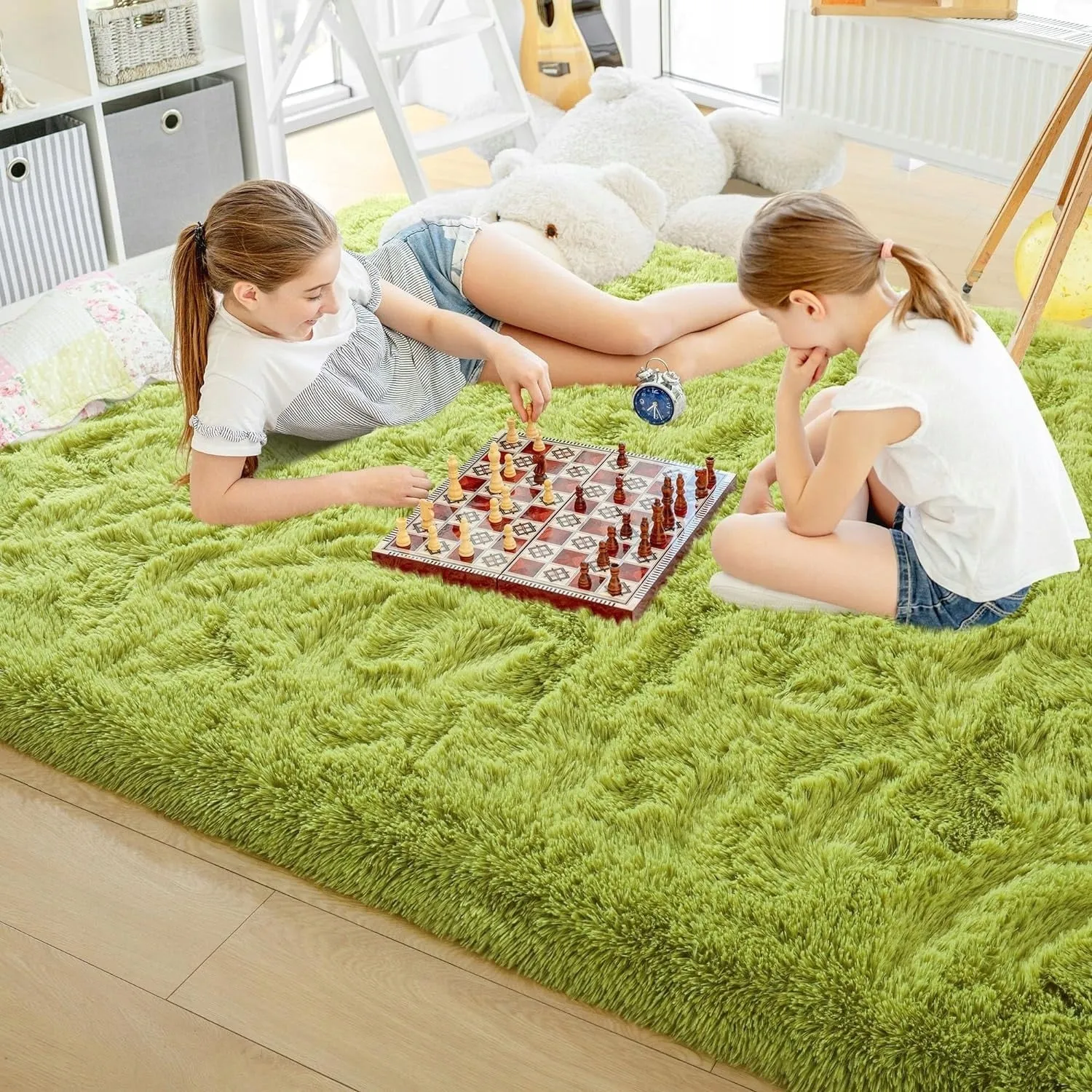 Soft Indoor Area Rug Modern Fluffy Home Carpet - 4' x 5.3'