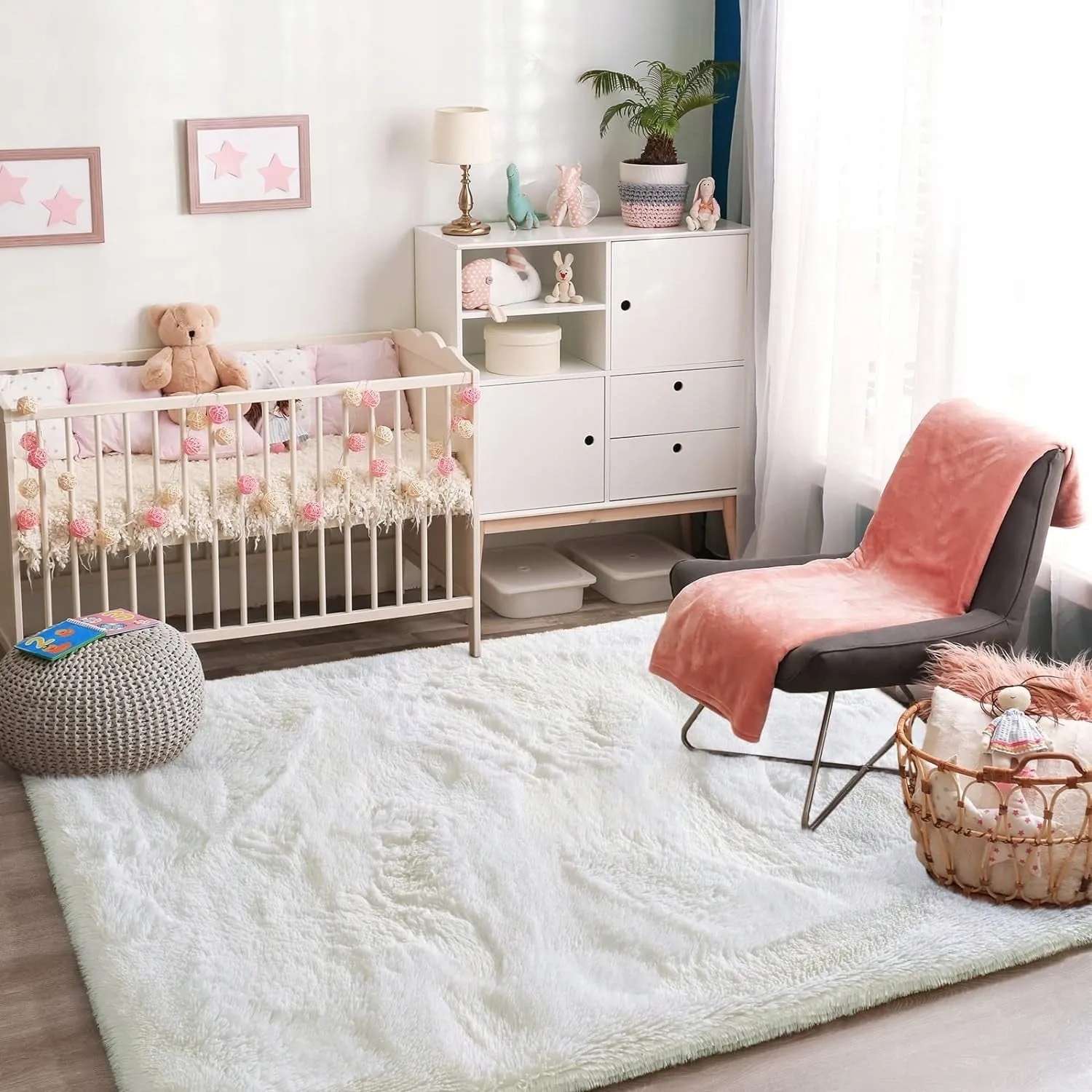 Soft Indoor Area Rug Modern Fluffy Home Carpet - 4' x 5.3'