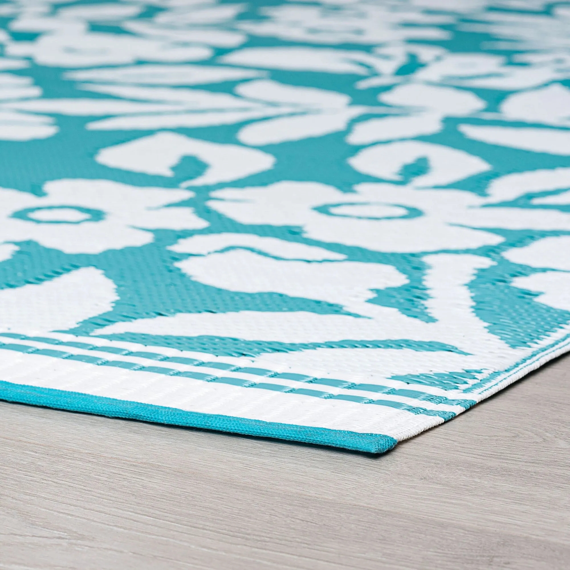Sundown Beach Floral Indoor/Outdoor Area Rug