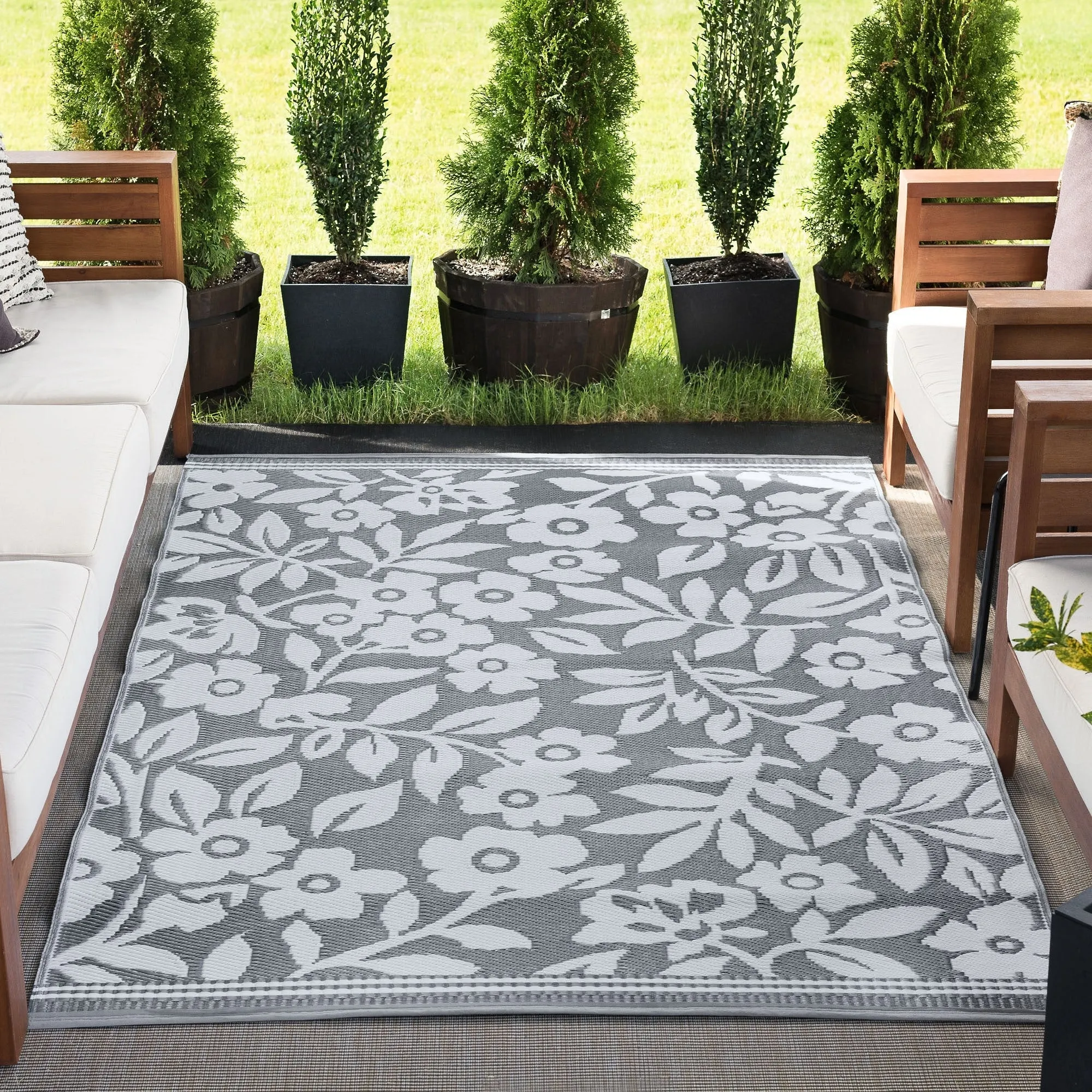 Sundown Beach Floral Indoor/Outdoor Area Rug