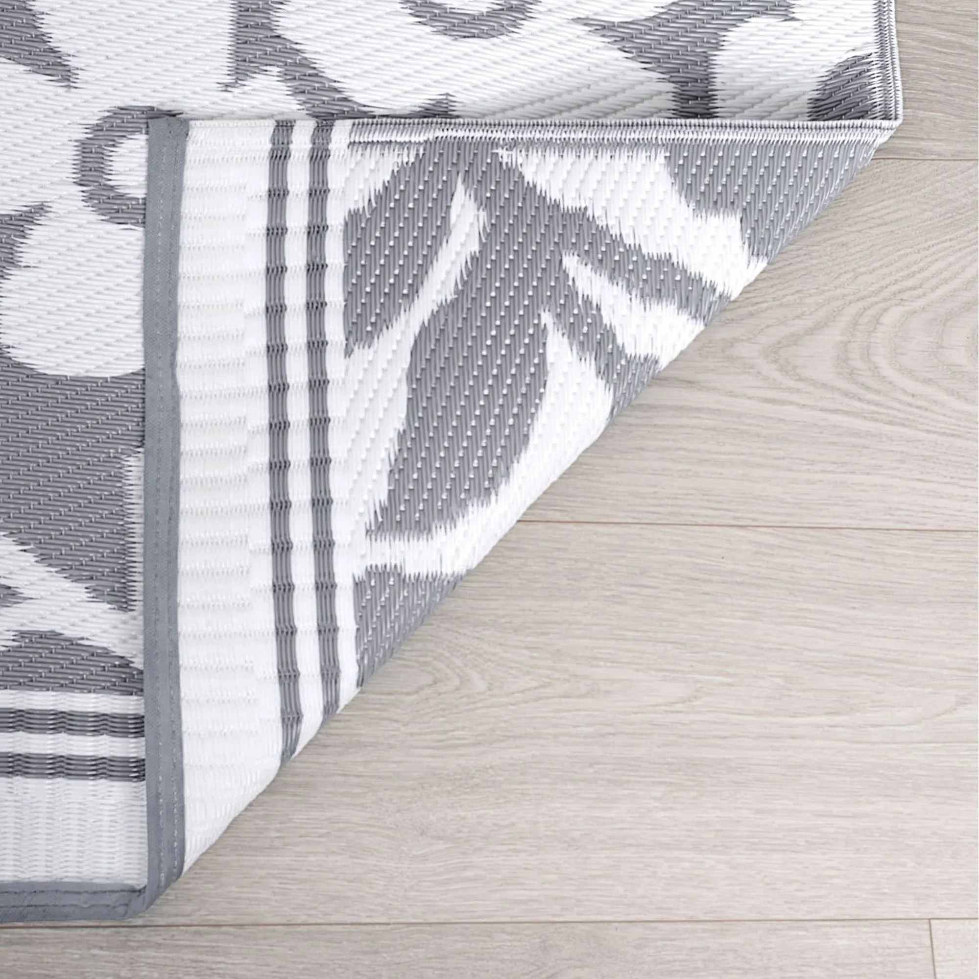 Sundown Beach Floral Indoor/Outdoor Area Rug