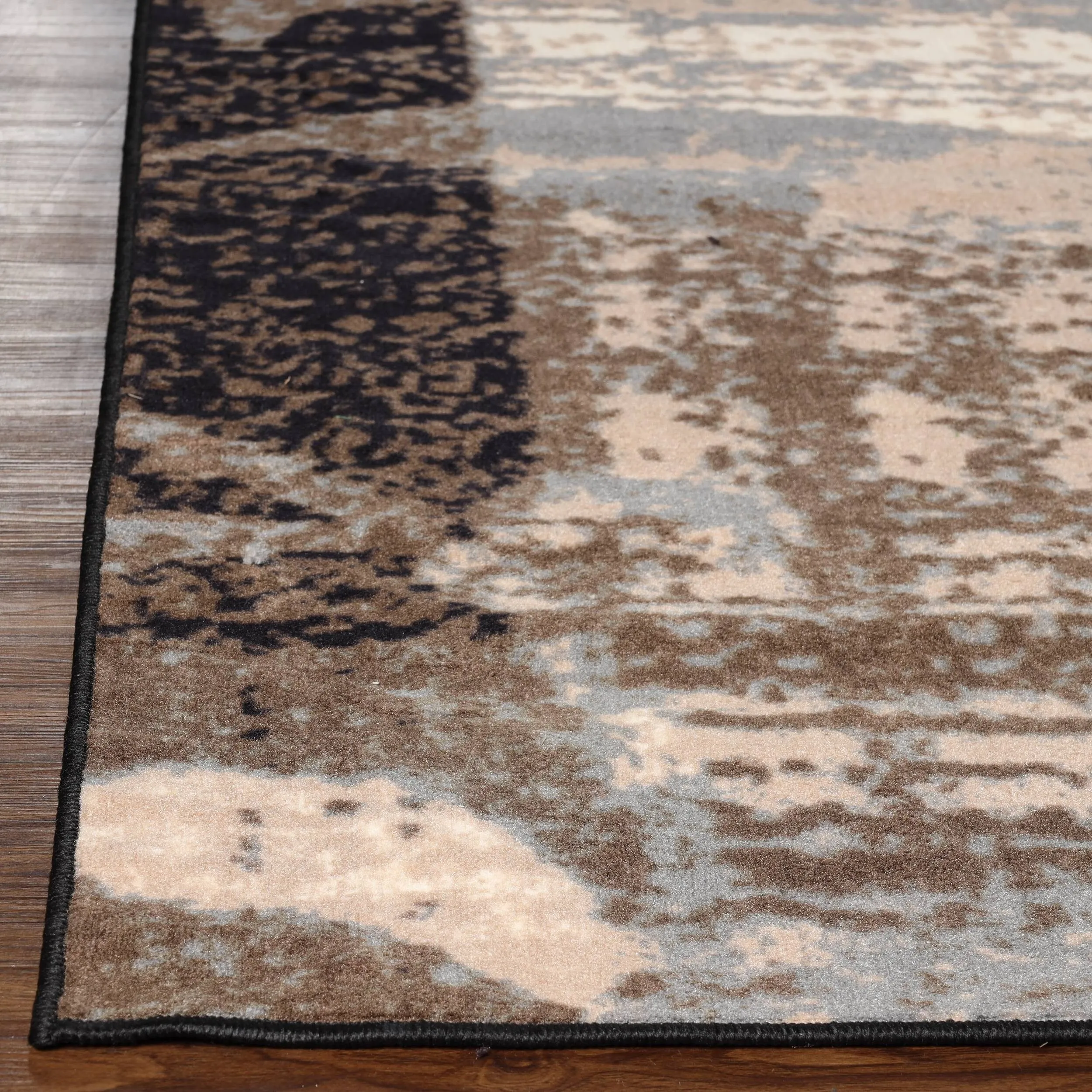 Superior Pastiche Contemporary Floral Patchwork Indoor Runner or Area Rug