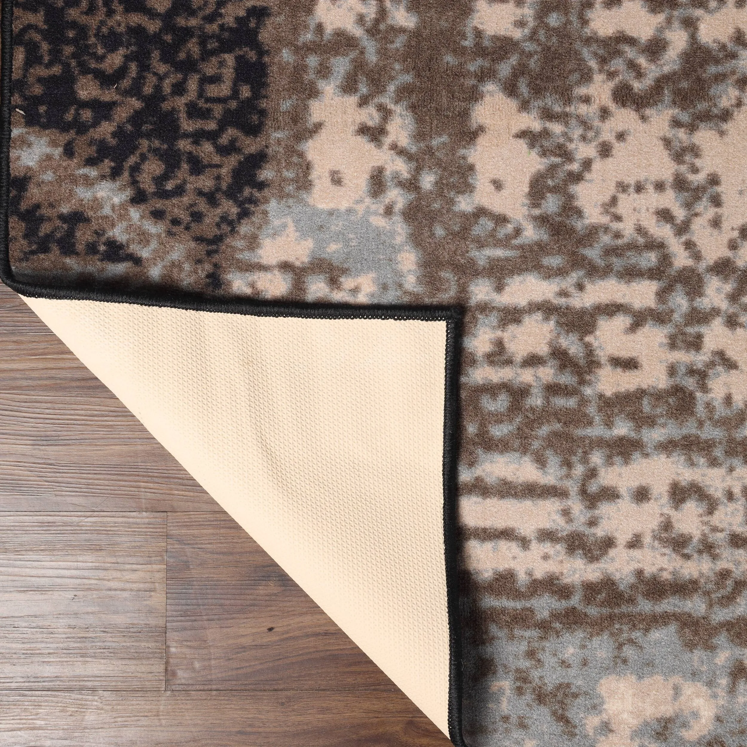 Superior Pastiche Contemporary Floral Patchwork Indoor Runner or Area Rug