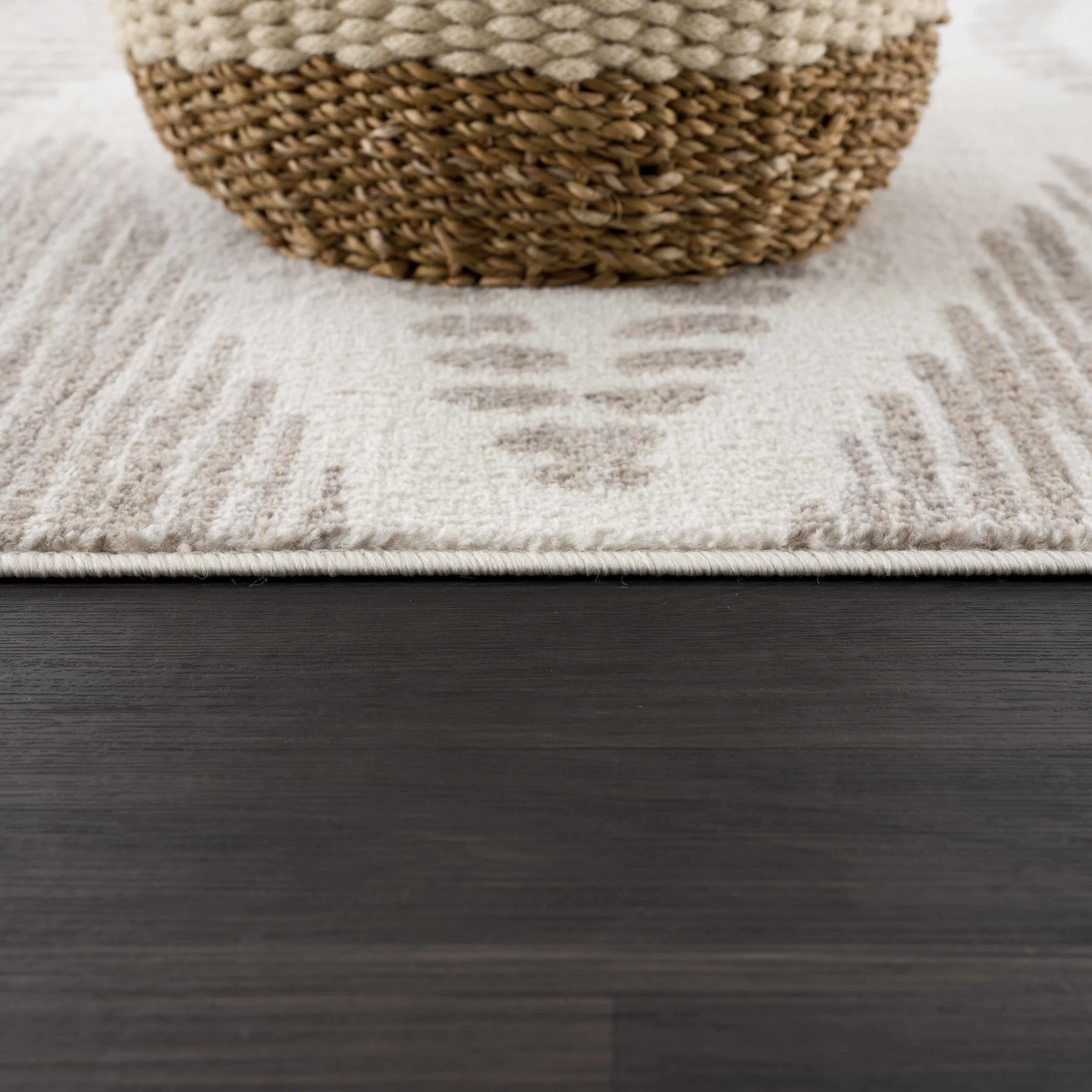 Tigris Nikea Southwestern Bohemian Farmhouse Area Rug