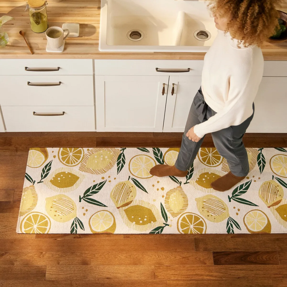 TOWN & COUNTRY LUXE Livie Fresh Lemon Everwash Washable Non-Slip Backing Kitchen Mat