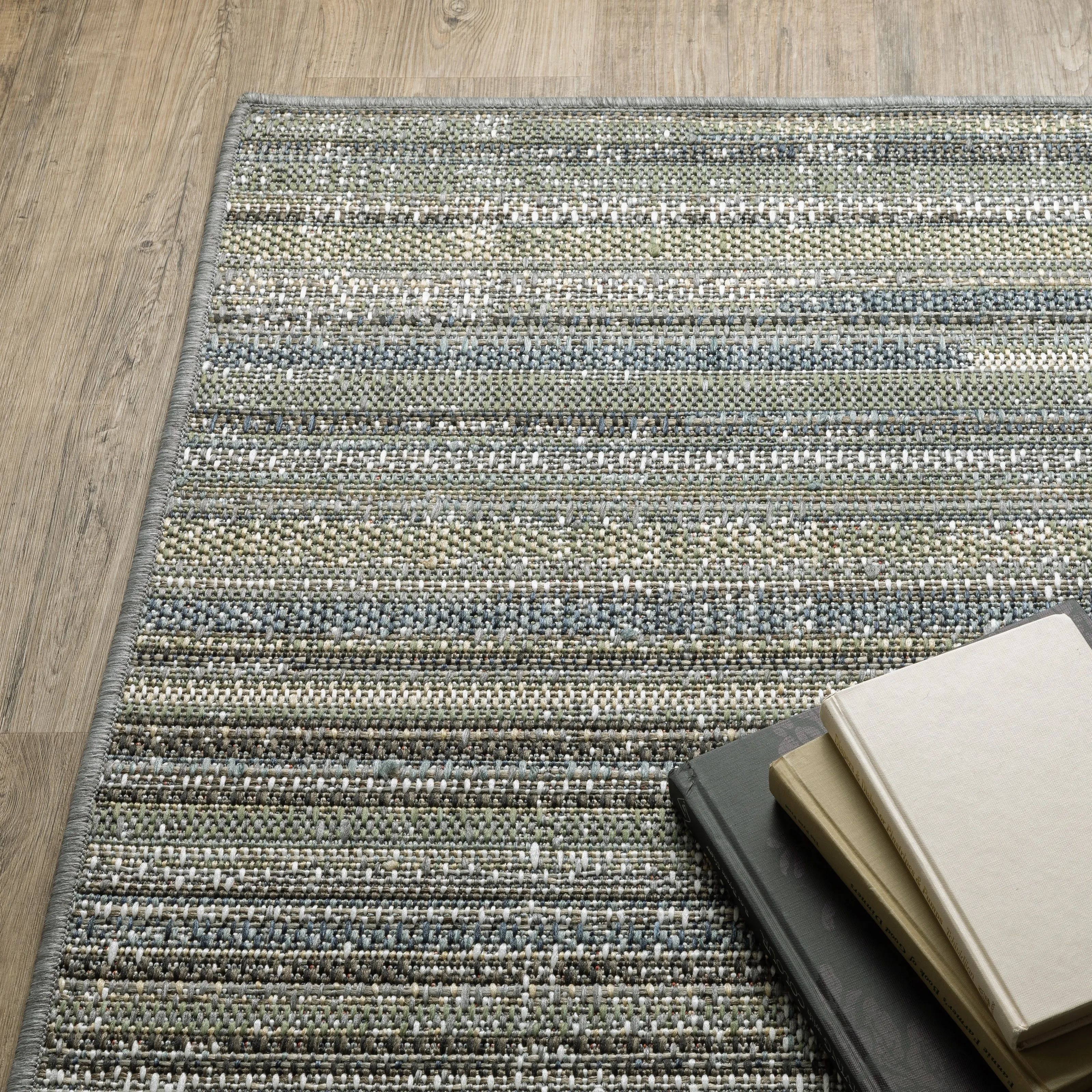 Vista Home Calla Contemporary Striped Blue/ Green Indoor/Outdoor Area Rug