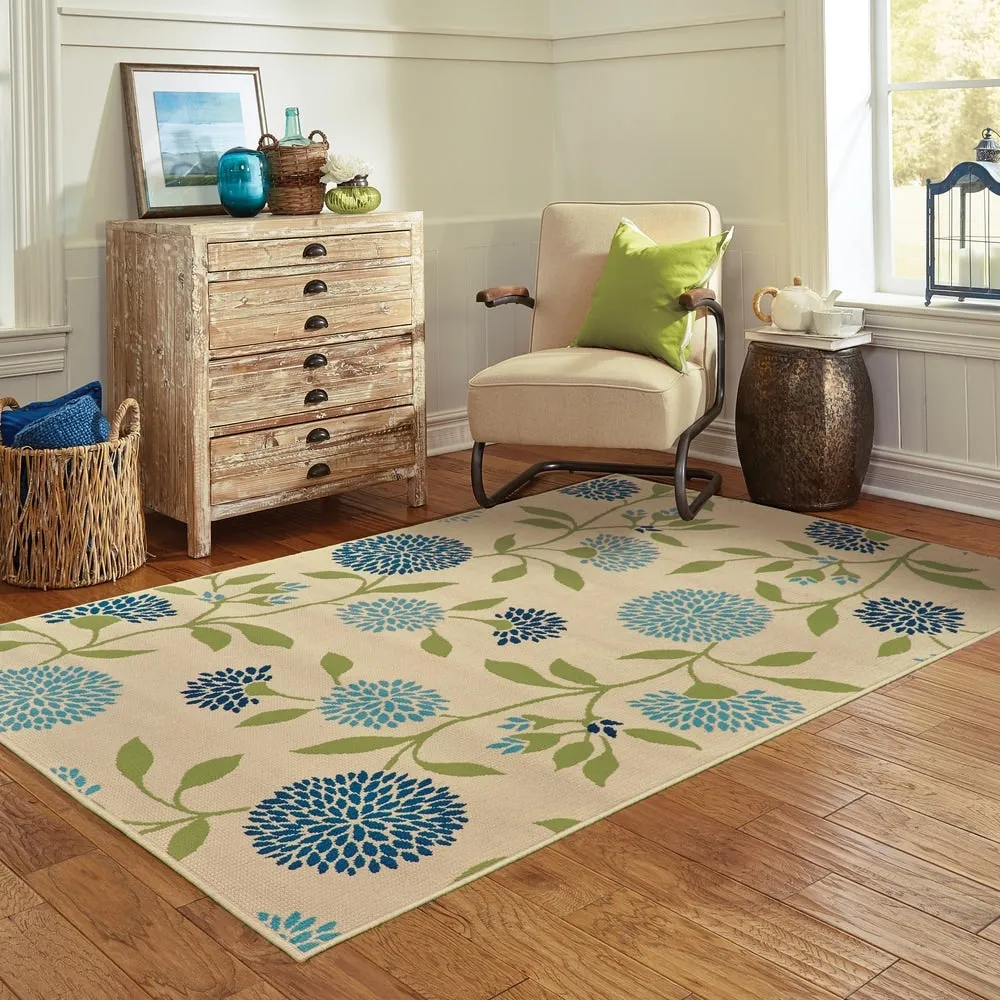 Vista Home Catalina Chrysanthemum Floral Indoor/ Outdoor Rug--