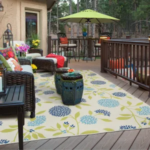 Vista Home Catalina Chrysanthemum Floral Indoor/ Outdoor Rug--