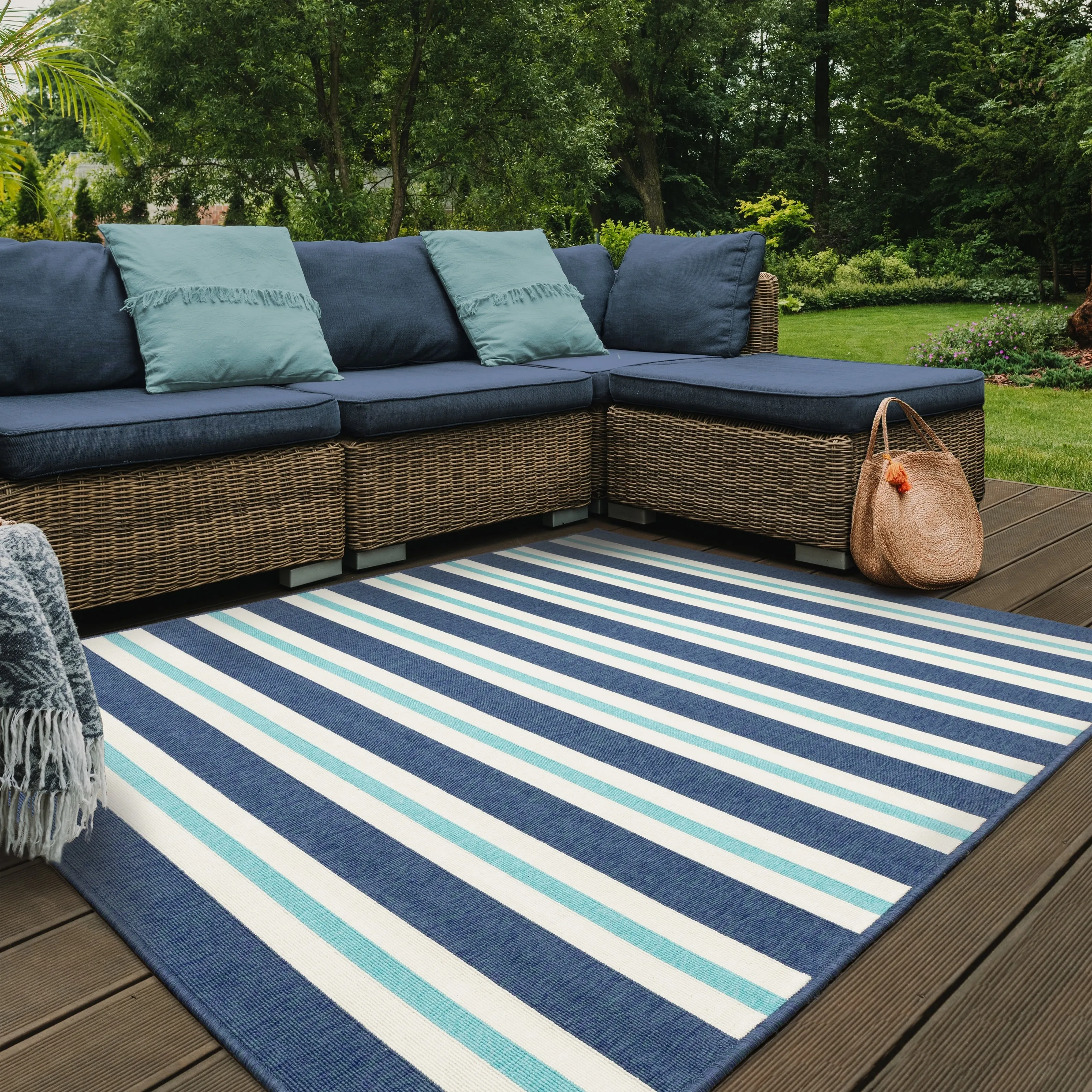 Vista Home Mackinac Horizontal Multi-Striped Area Rug.