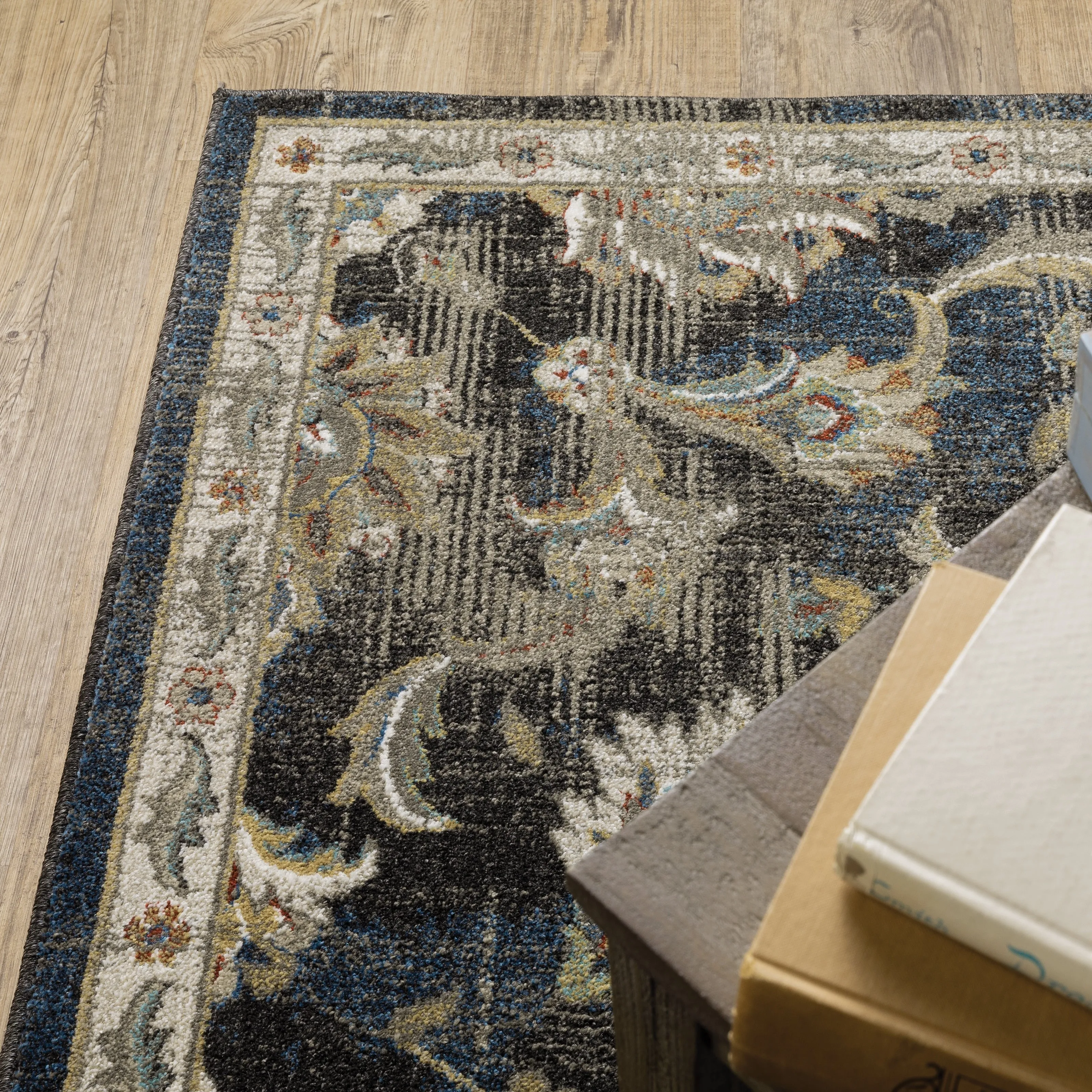 Vista Home Vance Vintage Traditional Area Rug
