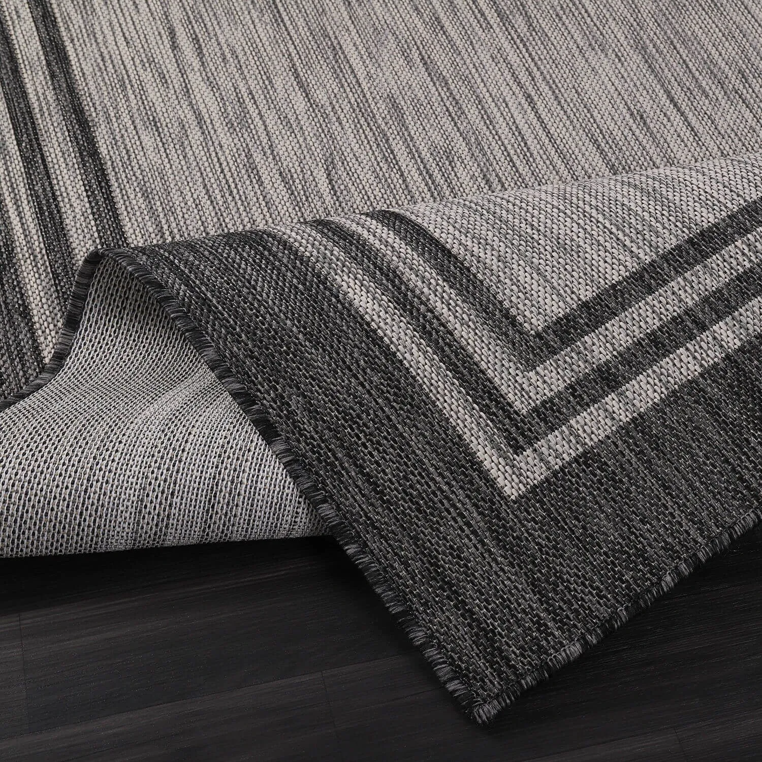 Washable Bordered Indoor Outdoor Rug for Patio. Deck. Porch