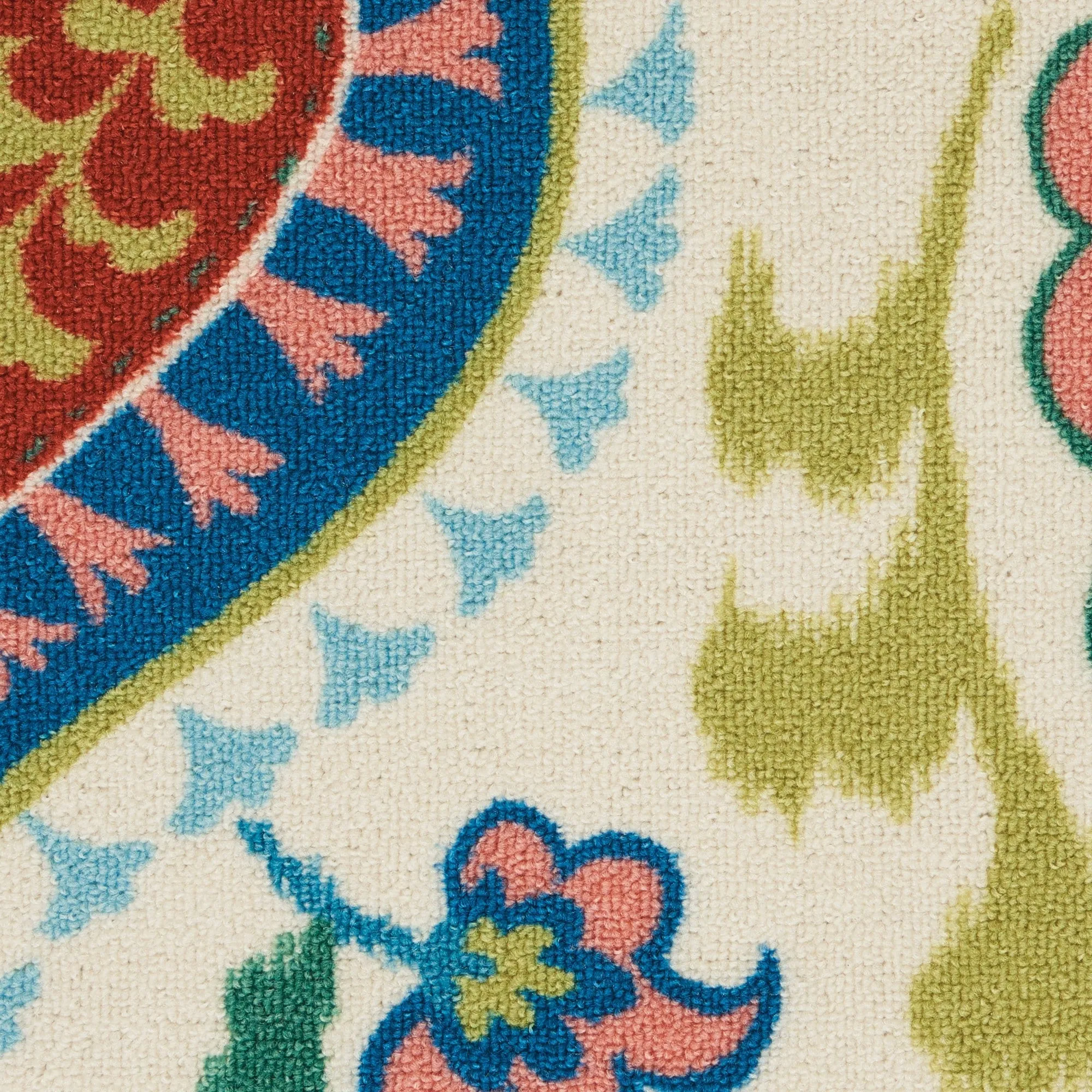 Waverly Sun N' Shade Paisley Indoor/ Outdoor Area Rug