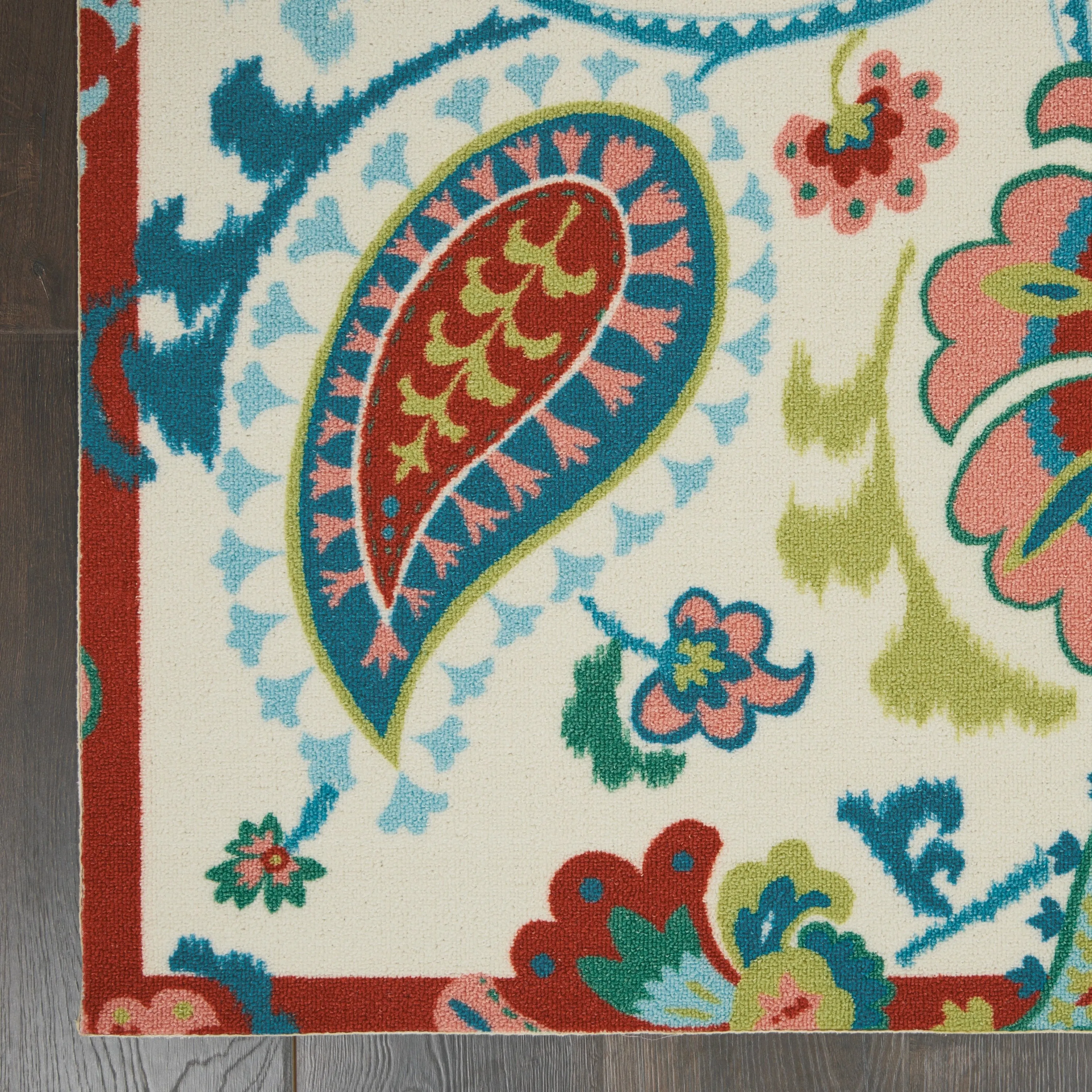 Waverly Sun N' Shade Paisley Indoor/ Outdoor Area Rug