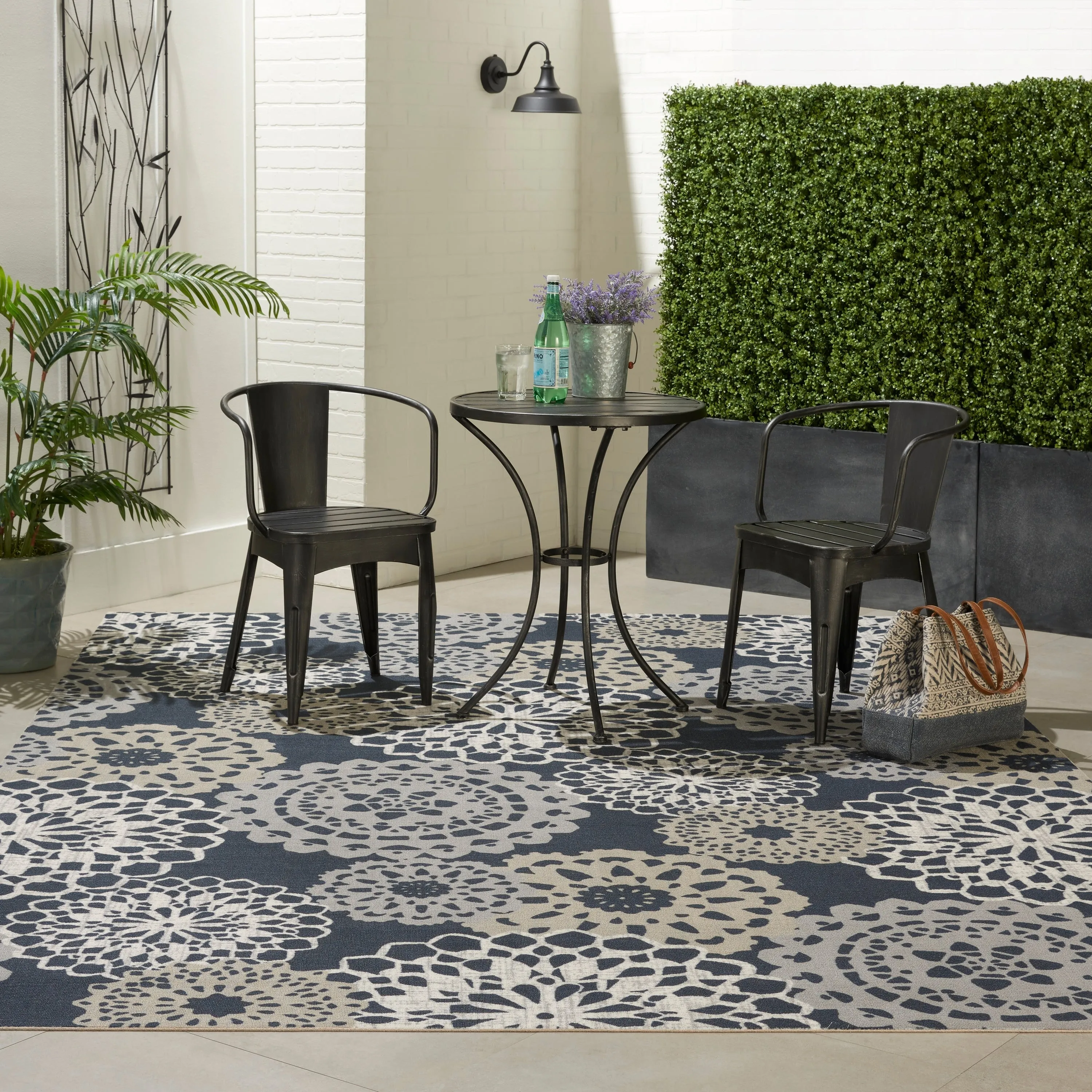 Waverly Sun N' Shade Retro Floral Indoor/ Outdoor Area Rug