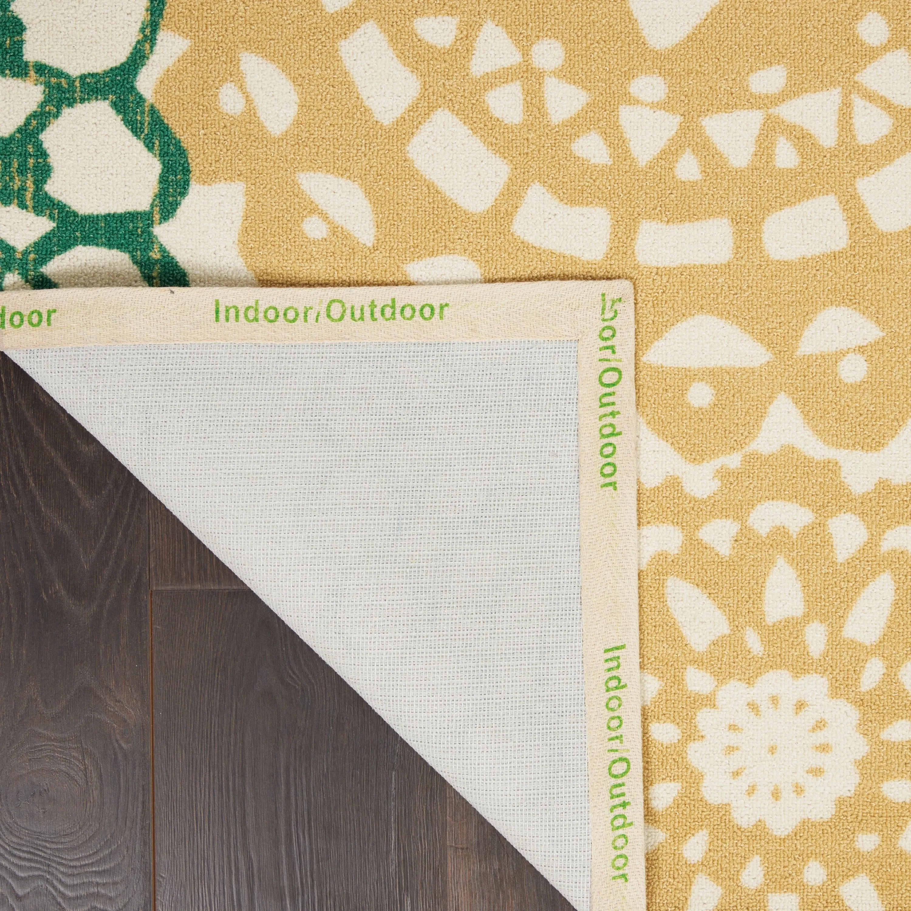 Waverly Sun N' Shade Retro Floral Indoor/ Outdoor Area Rug