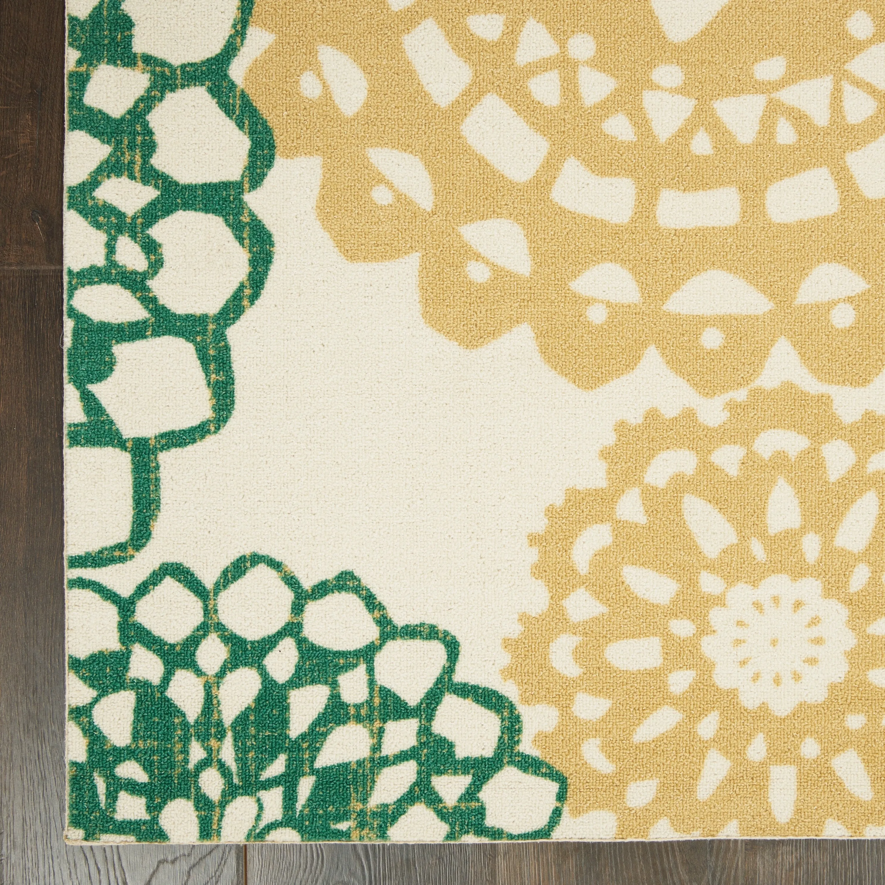 Waverly Sun N' Shade Retro Floral Indoor/ Outdoor Area Rug