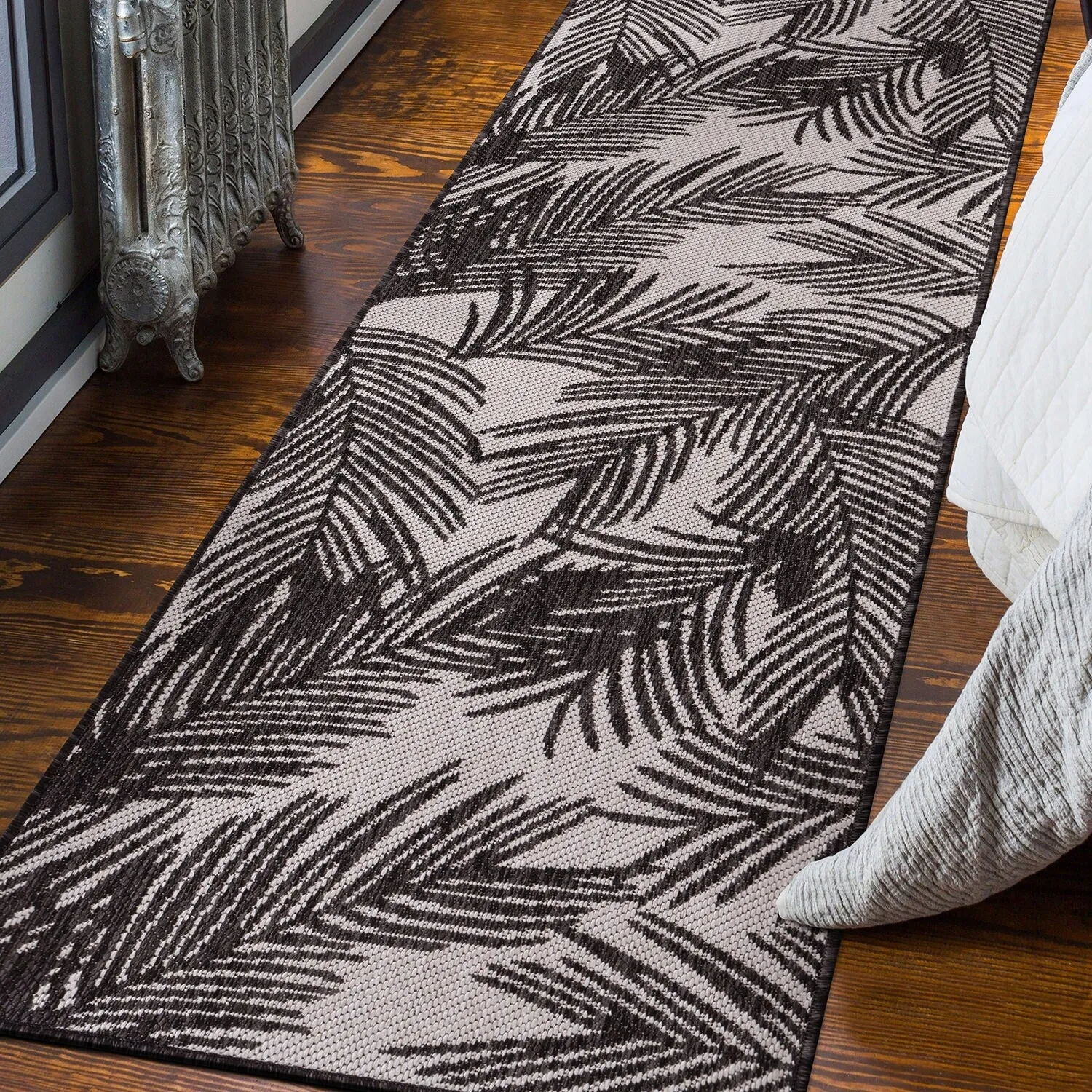 World Rug Gallery Contemporary Distressed Leaves Textured Flat Weave Indoor/Outdoor Area Rug