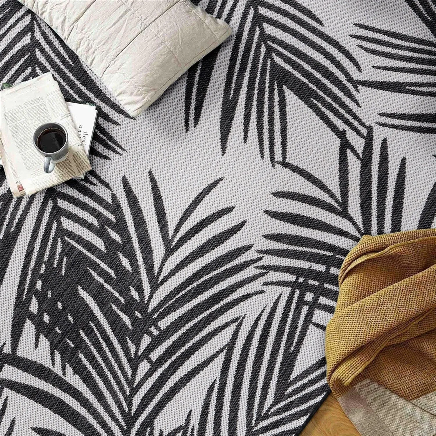 World Rug Gallery Contemporary Distressed Leaves Textured Flat Weave Indoor/Outdoor Area Rug