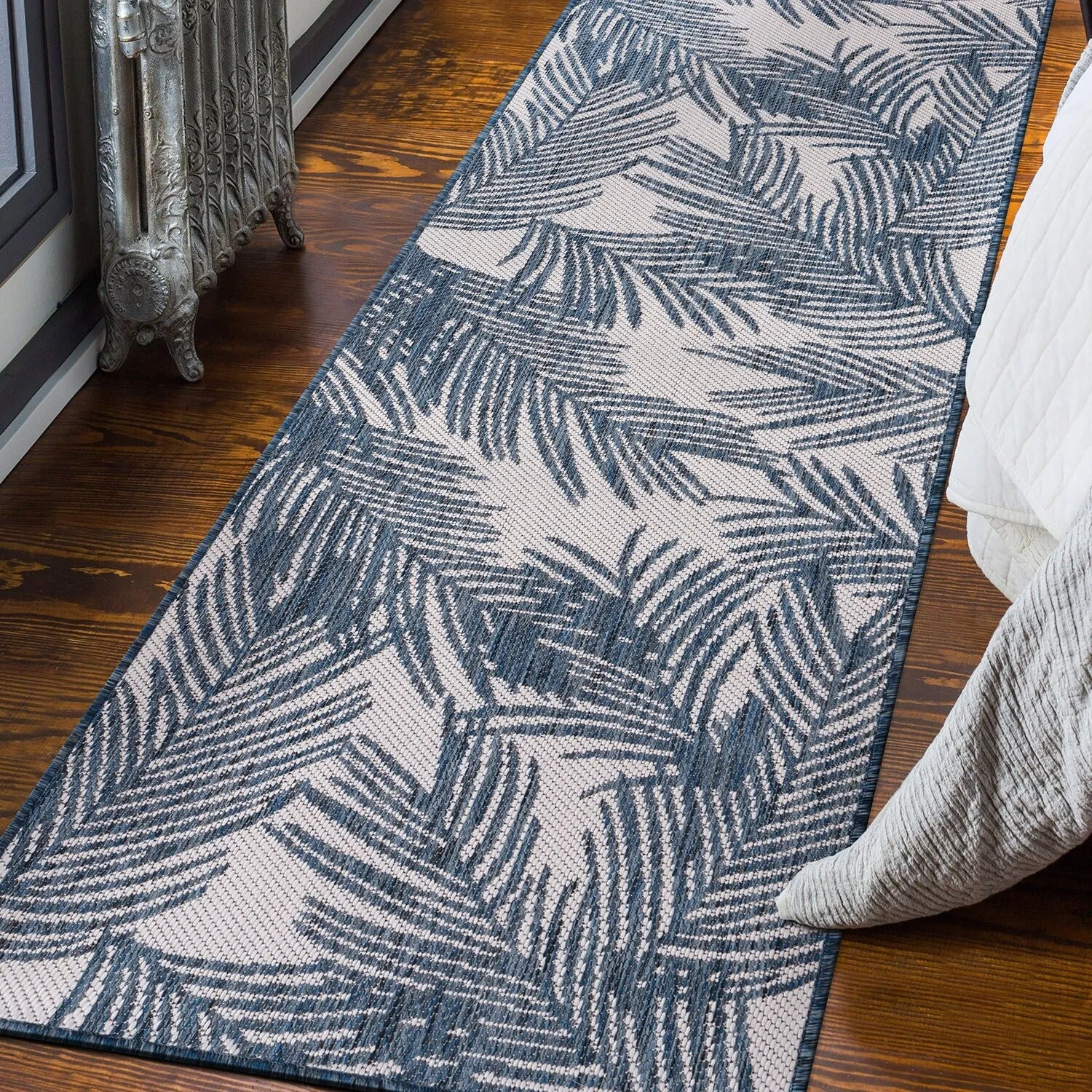 World Rug Gallery Contemporary Distressed Leaves Textured Flat Weave Indoor/Outdoor Area Rug