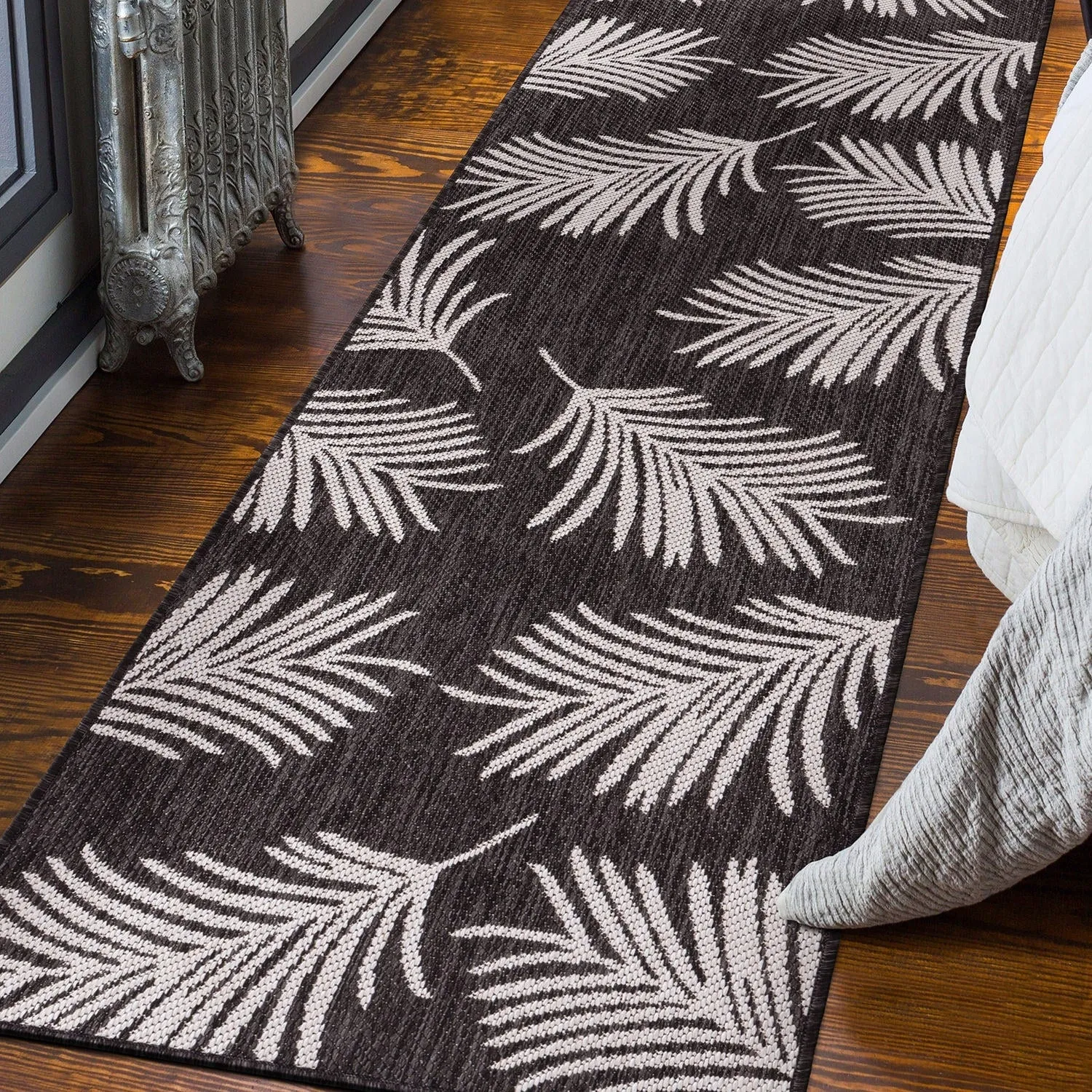 World Rug Gallery Contemporary Palm Leaves Textured Flat Weave Indoor/Outdoor Area Rug