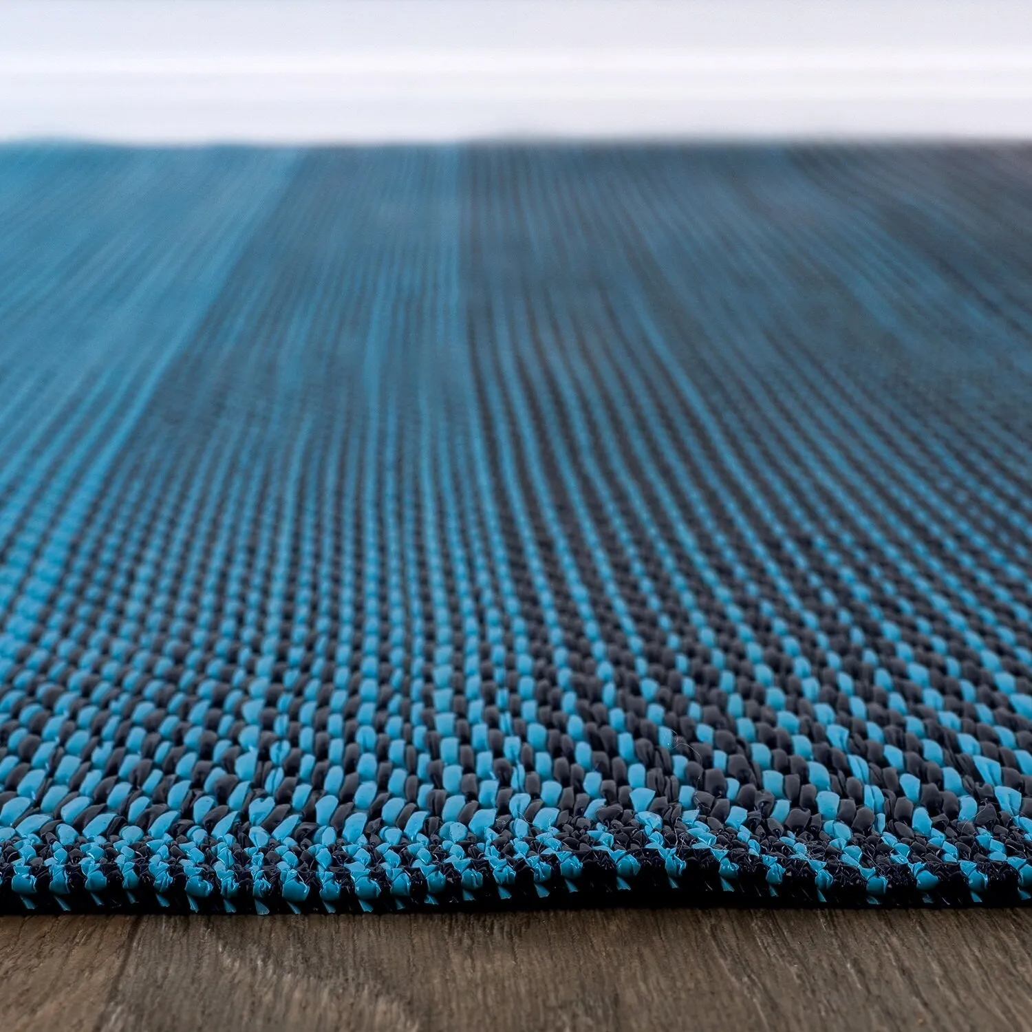 World Rug Gallery Contemporary Stripe Shade Geometric Reversible Recycled Plastic Outdoor Rugs