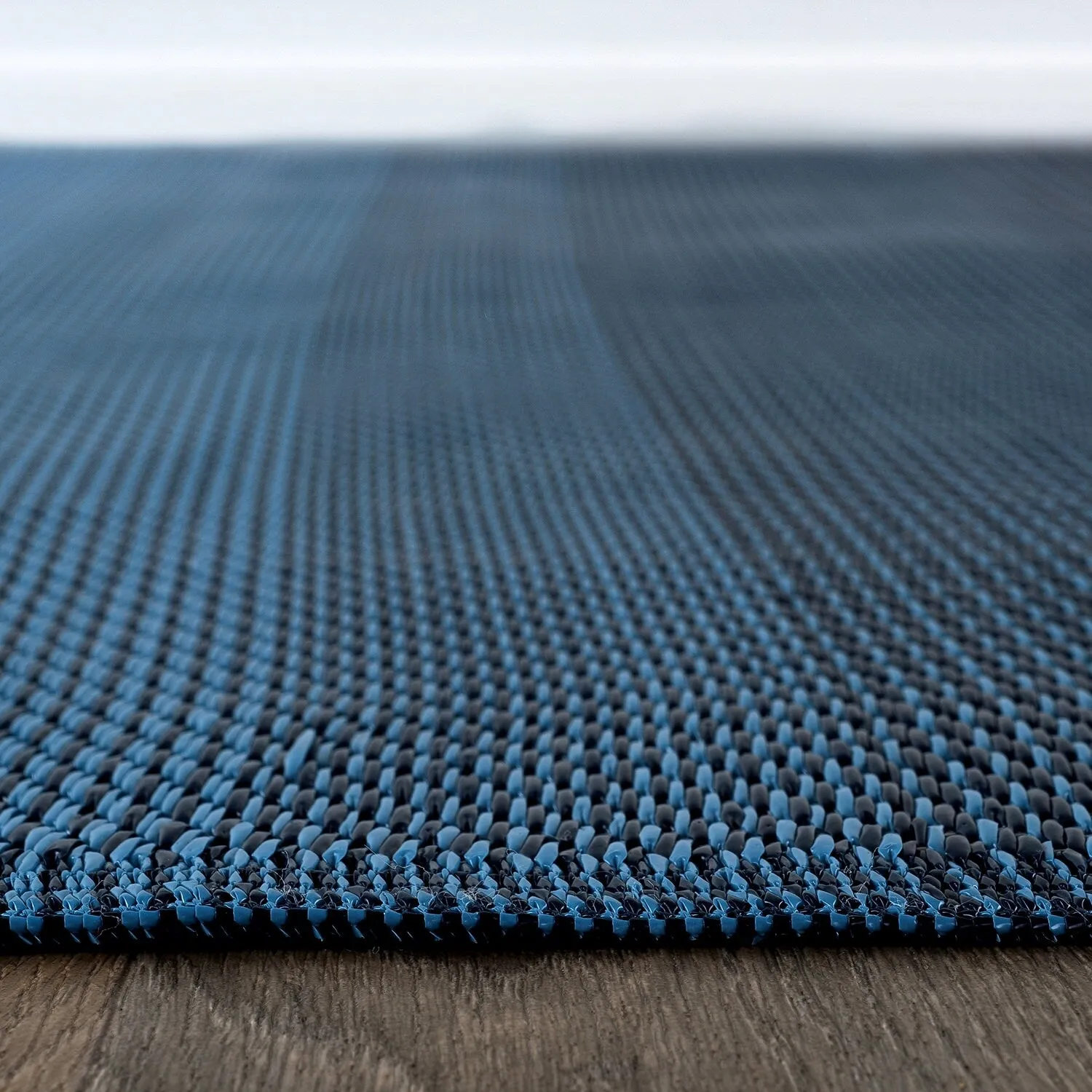World Rug Gallery Contemporary Stripe Shade Geometric Reversible Recycled Plastic Outdoor Rugs