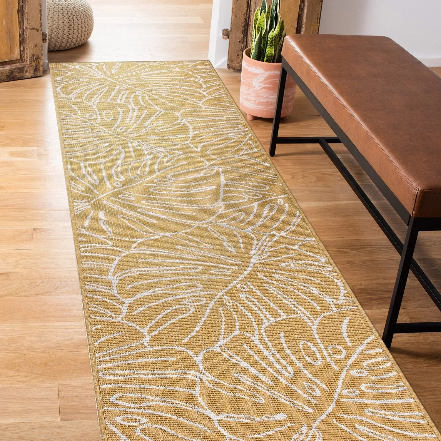 World Rug Gallery Contemporary Tropical Leaves Indoor/Outdoor Area Rug