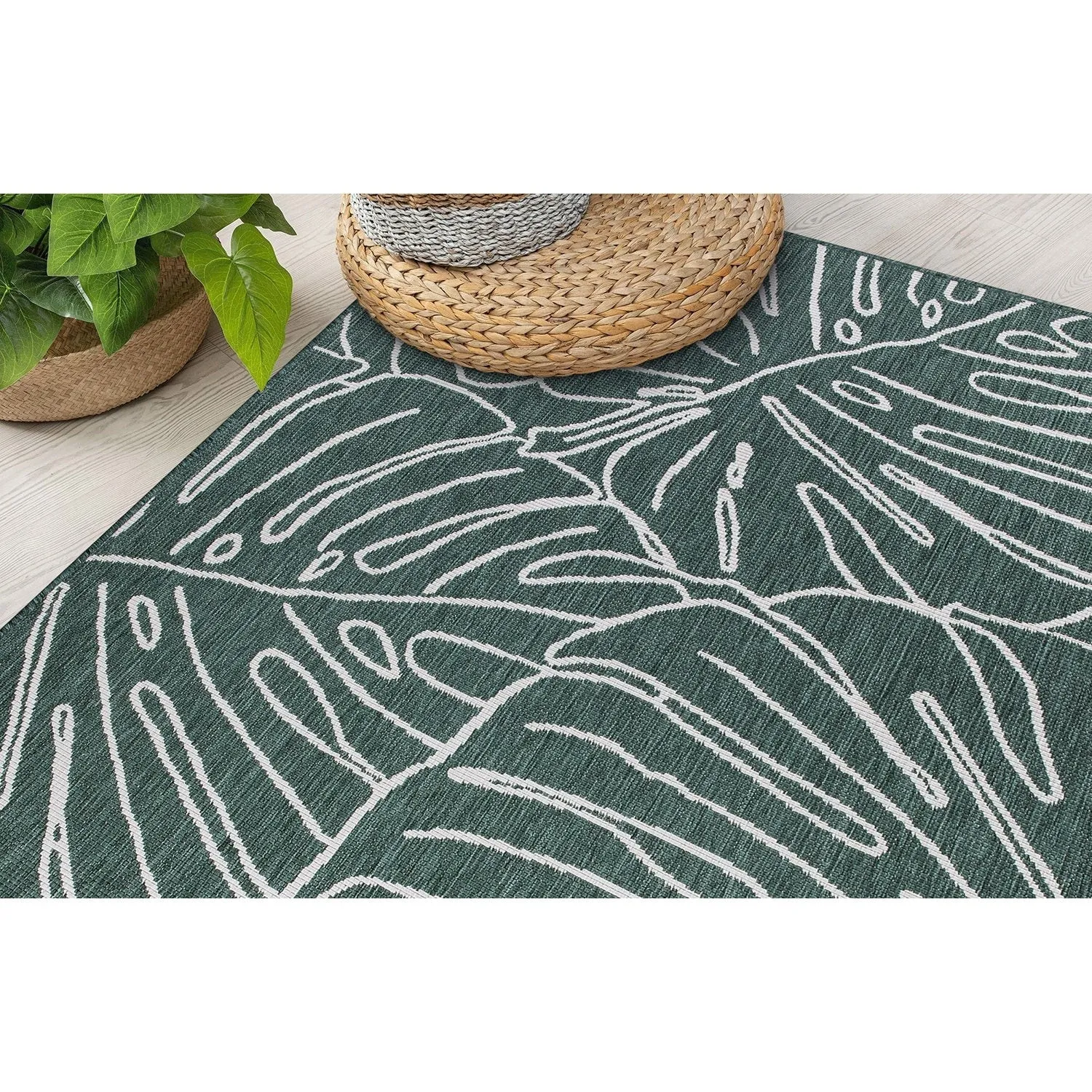 World Rug Gallery Contemporary Tropical Leaves Indoor/Outdoor Area Rug