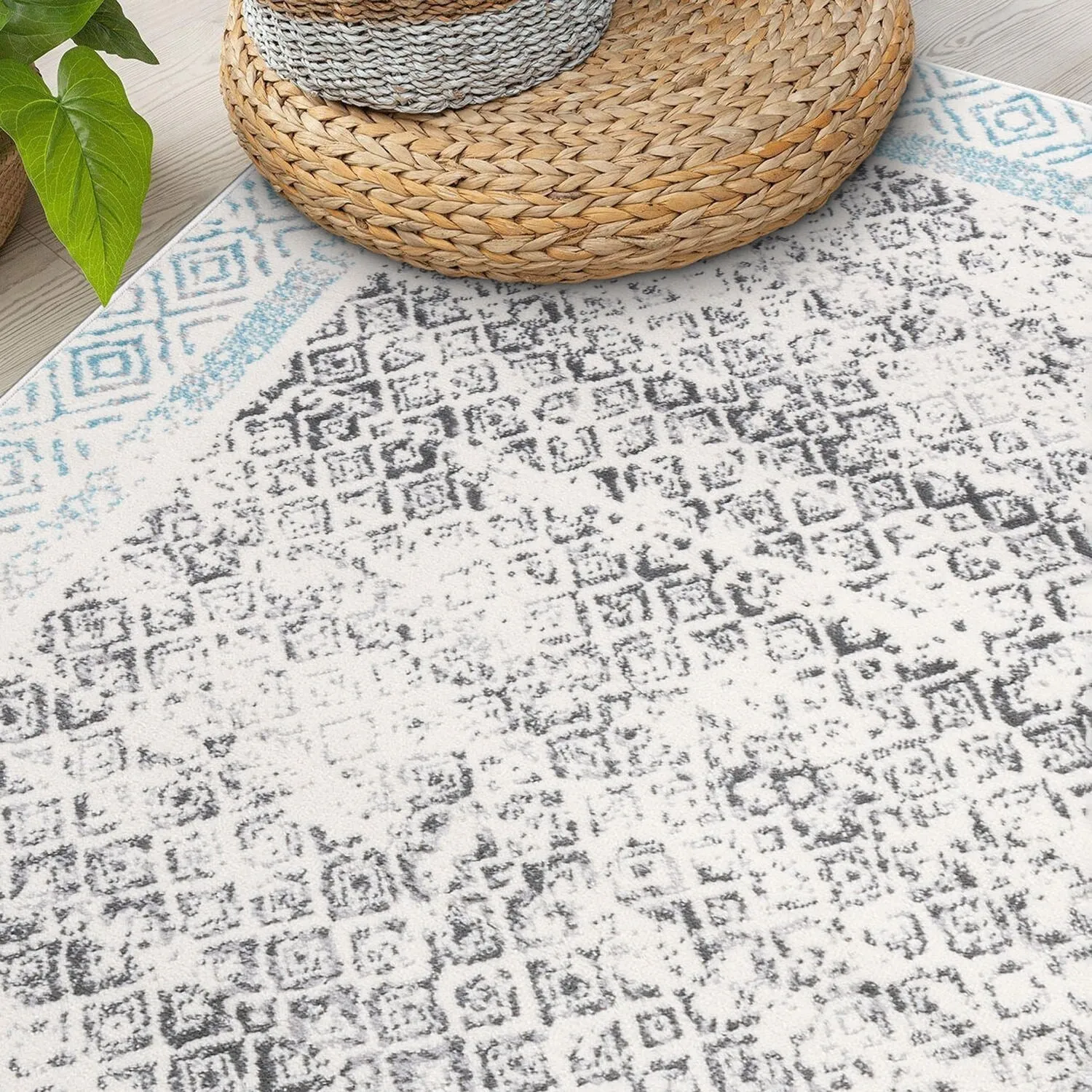 World Rug Gallery Distressed Bohemian Border Area Rug