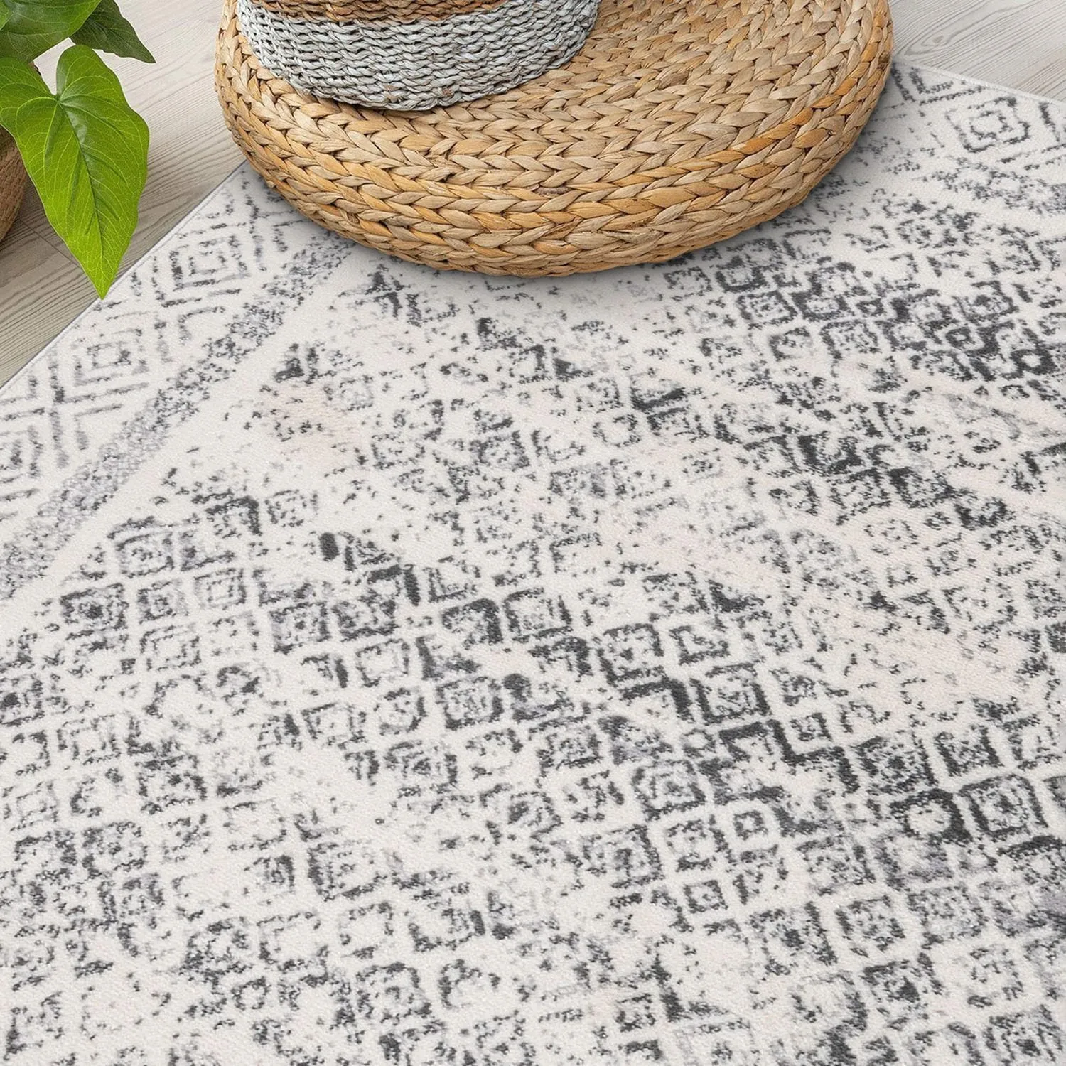 World Rug Gallery Distressed Bohemian Border Area Rug