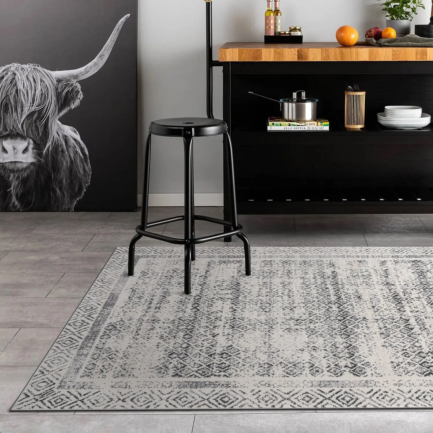 World Rug Gallery Distressed Bohemian Border Area Rug