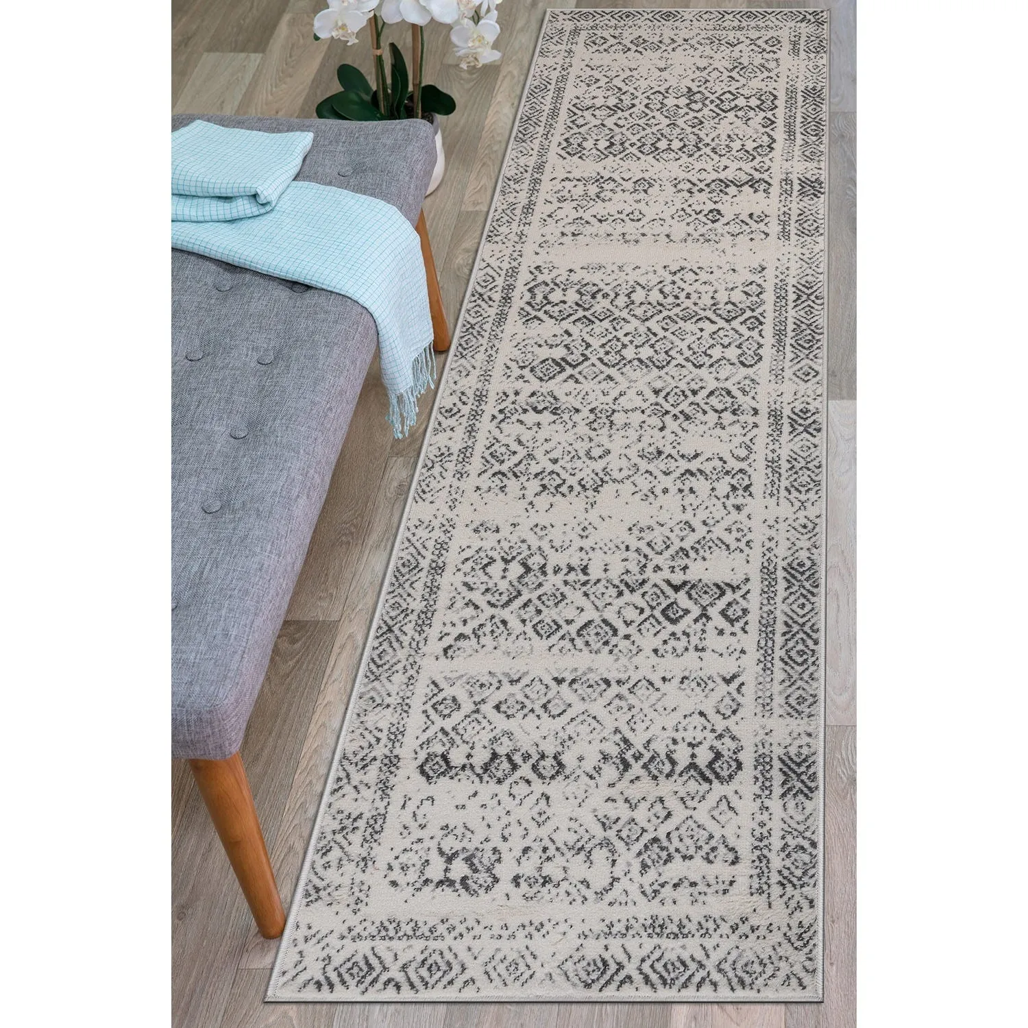World Rug Gallery Distressed Bohemian Border Area Rug