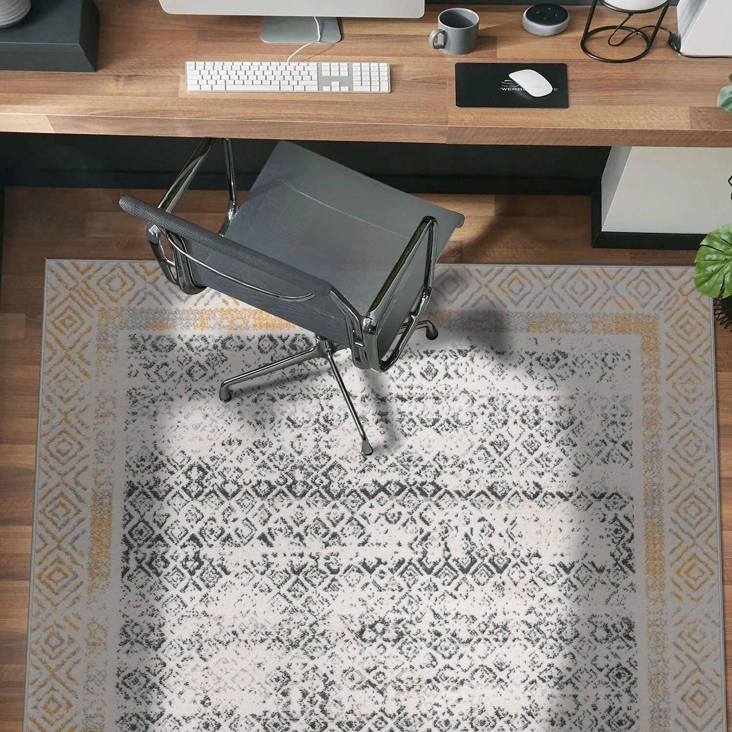 World Rug Gallery Distressed Bohemian Border Area Rug